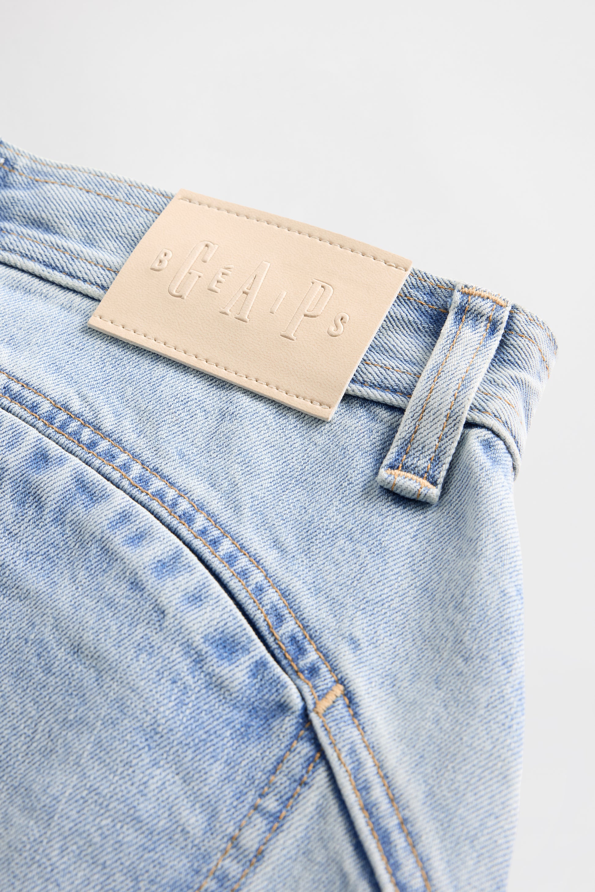 GAP X BEIS Relaxed Barrel Jeans in Medium Wash