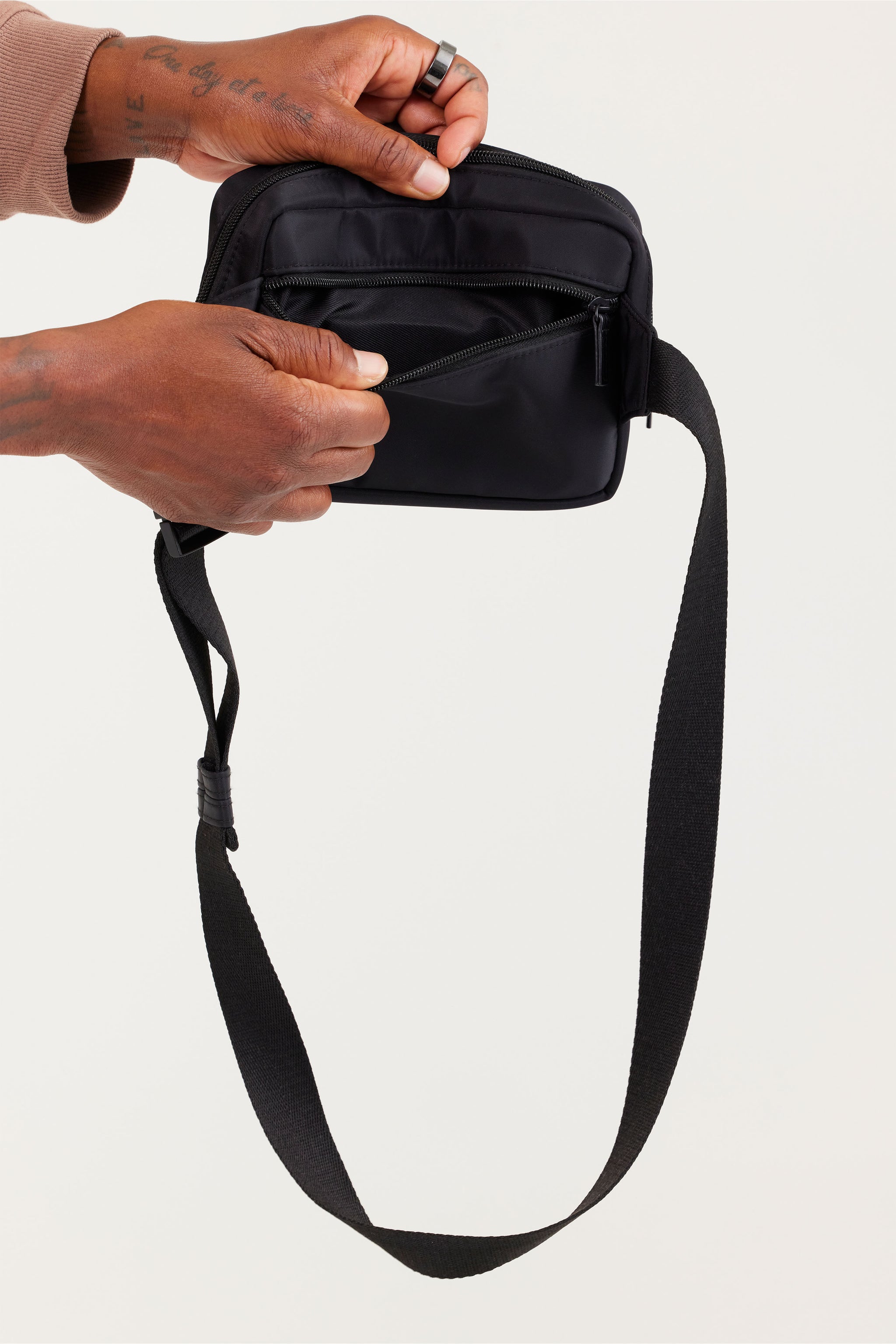 BÉIS 'The Belt Bag' In Black - Black Everyday Belt Bag