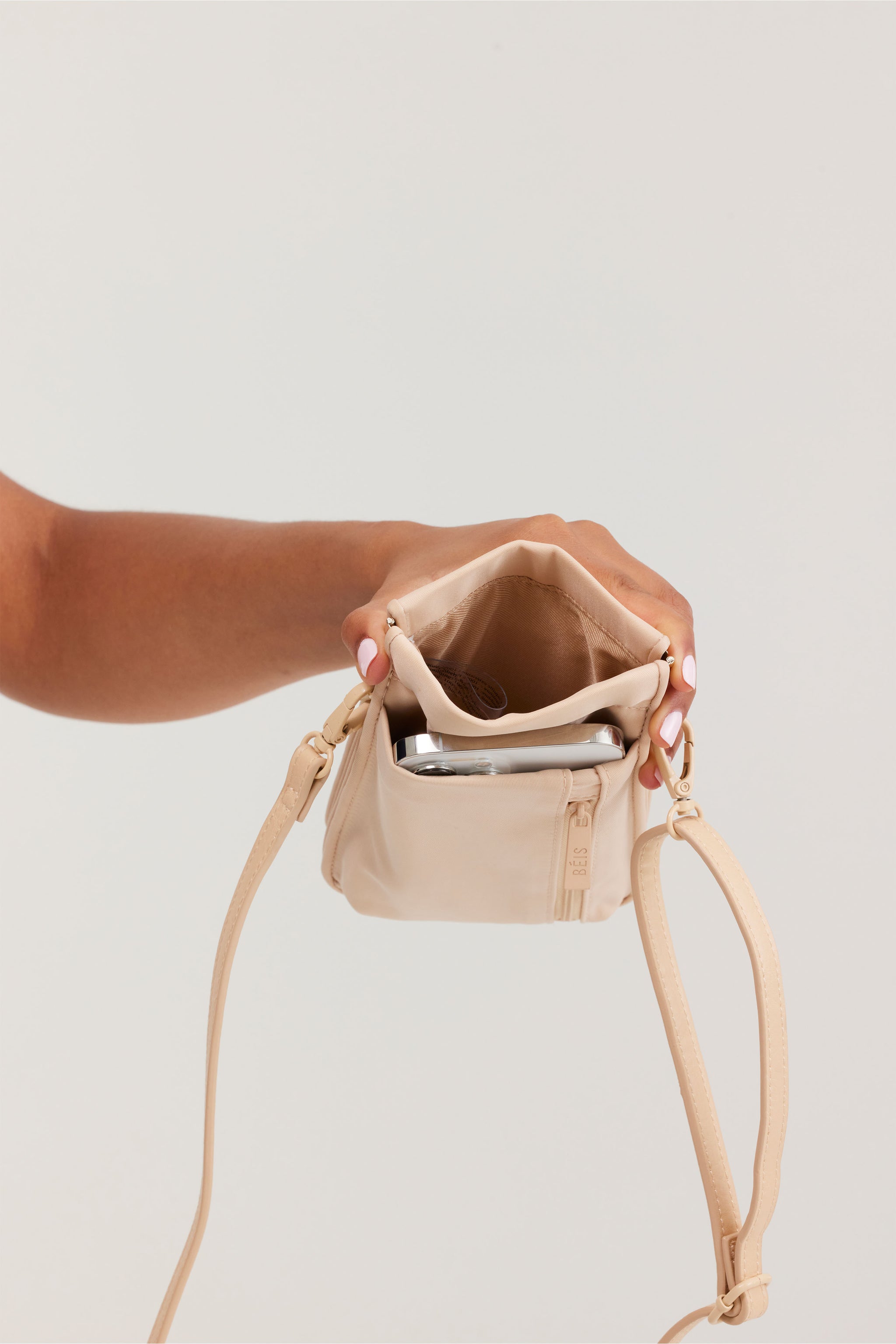 BÉIS 'The ID Crossbody Bag' In Beige - Crossbody Bag With ID Pocket