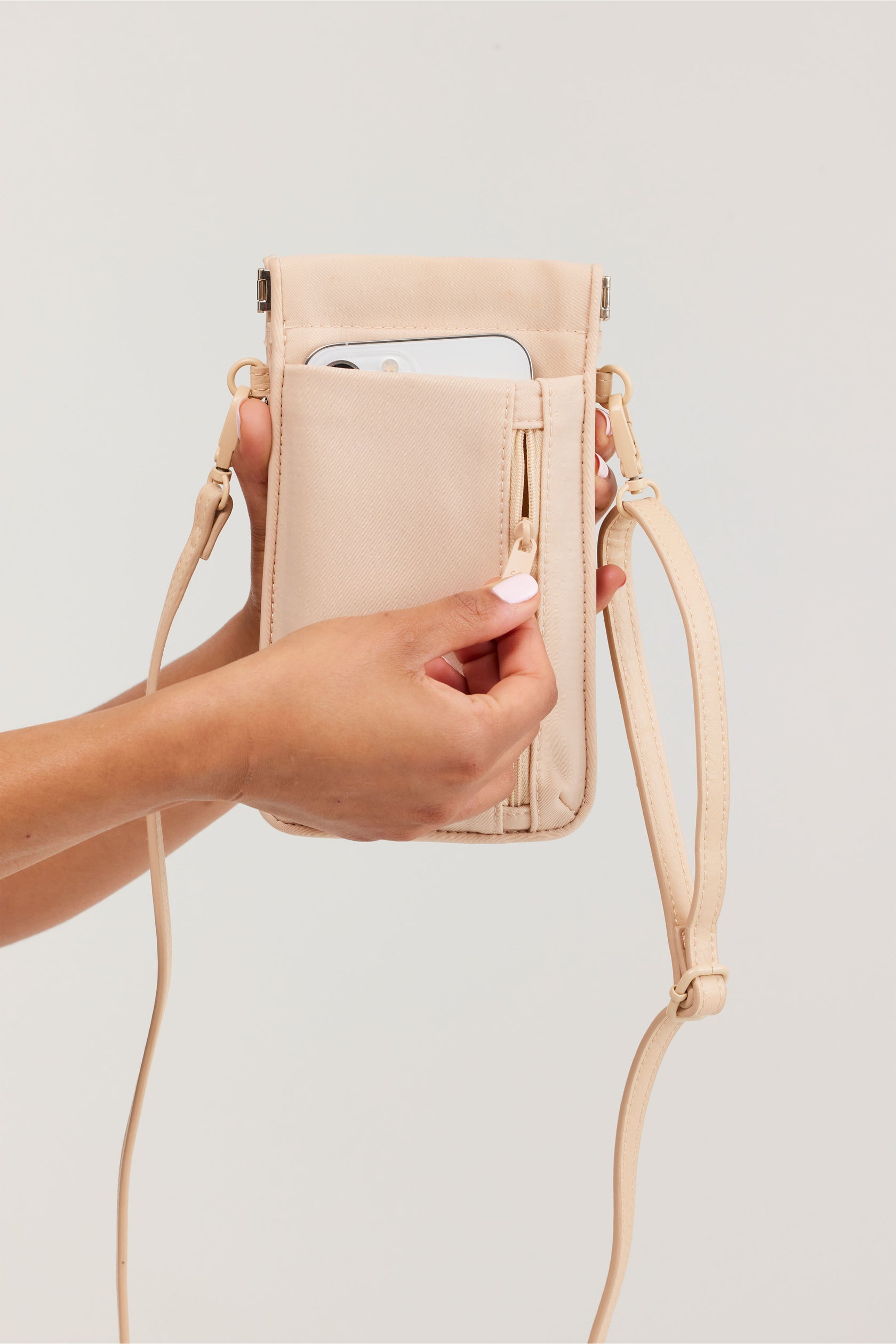 BÉIS 'The ID Crossbody Bag' In Beige - Crossbody Bag With ID Pocket
