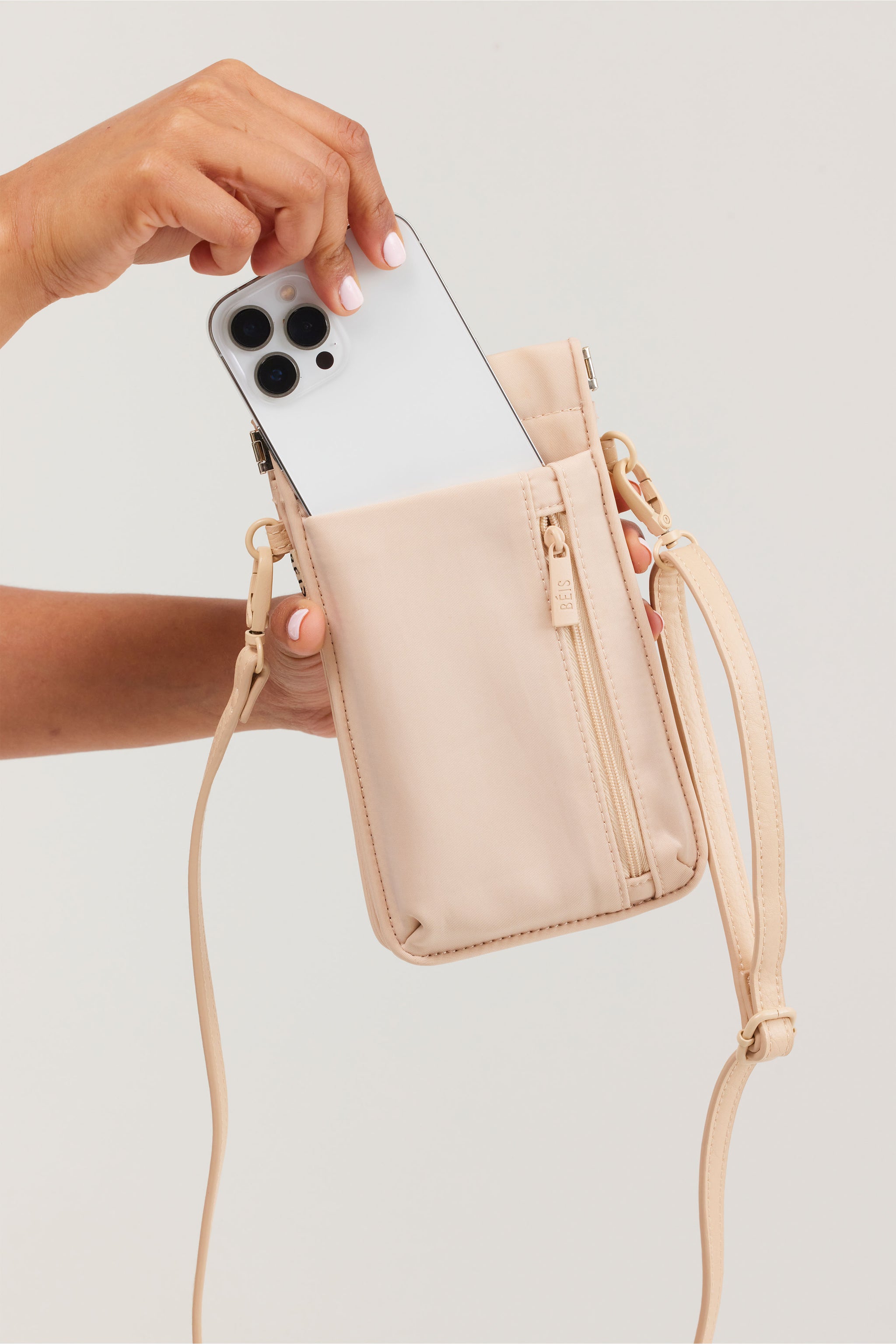 BÉIS 'The ID Crossbody Bag' In Beige - Crossbody Bag With ID Pocket