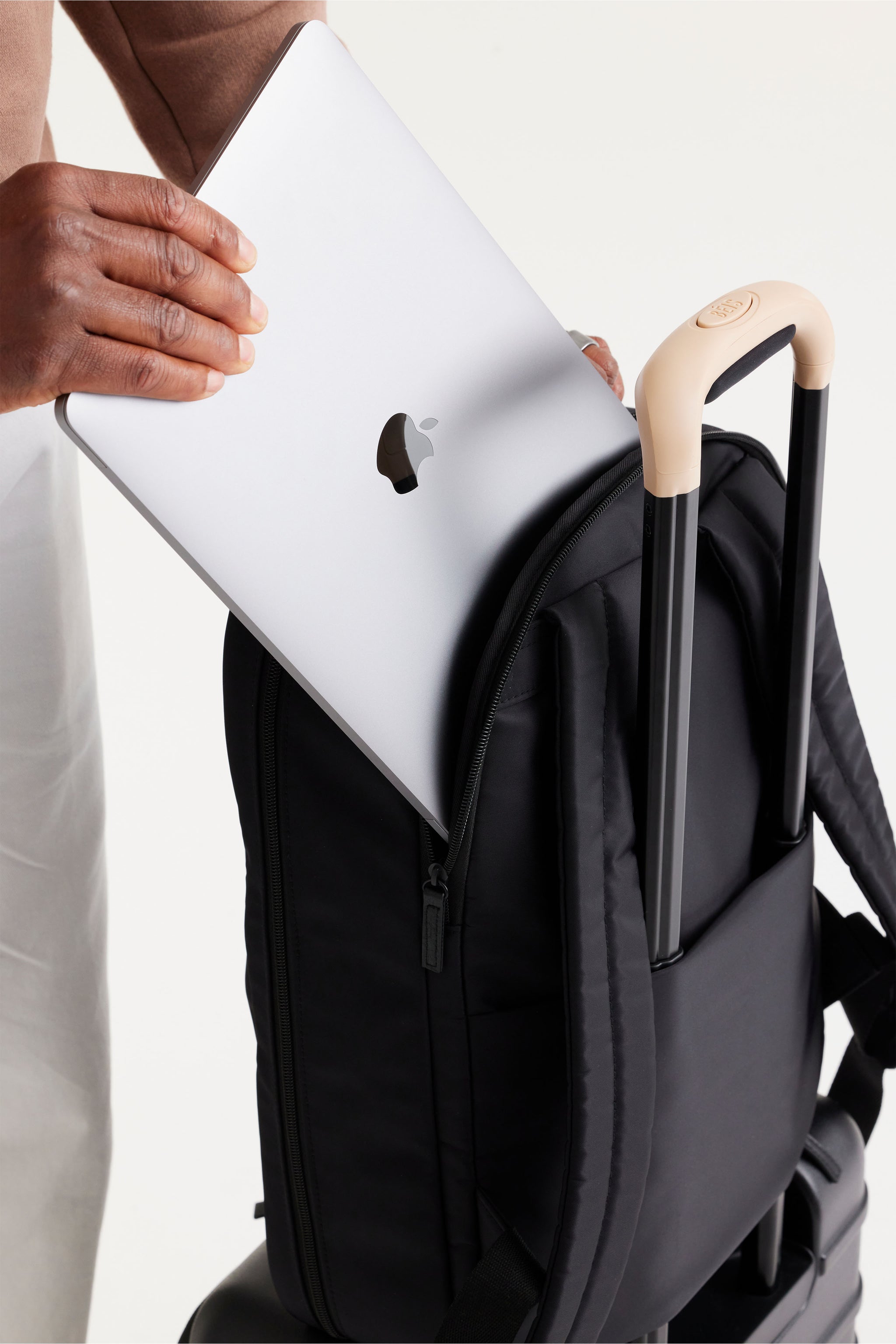 BÉIS 'The Commuter Backpack' In Black - Black Commuting Backpack For Work