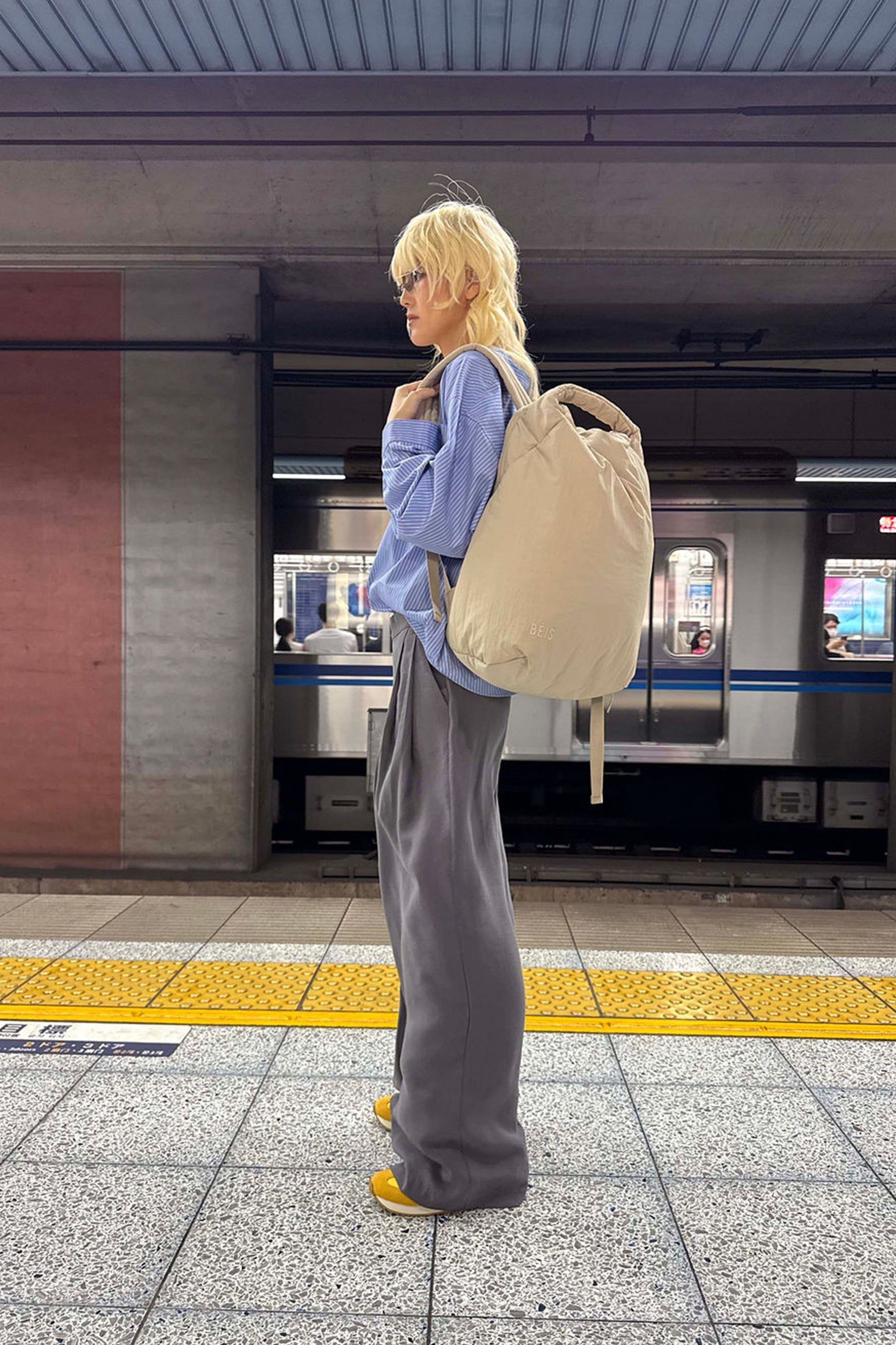 BÉIS 'The Air Backpack' in Oat