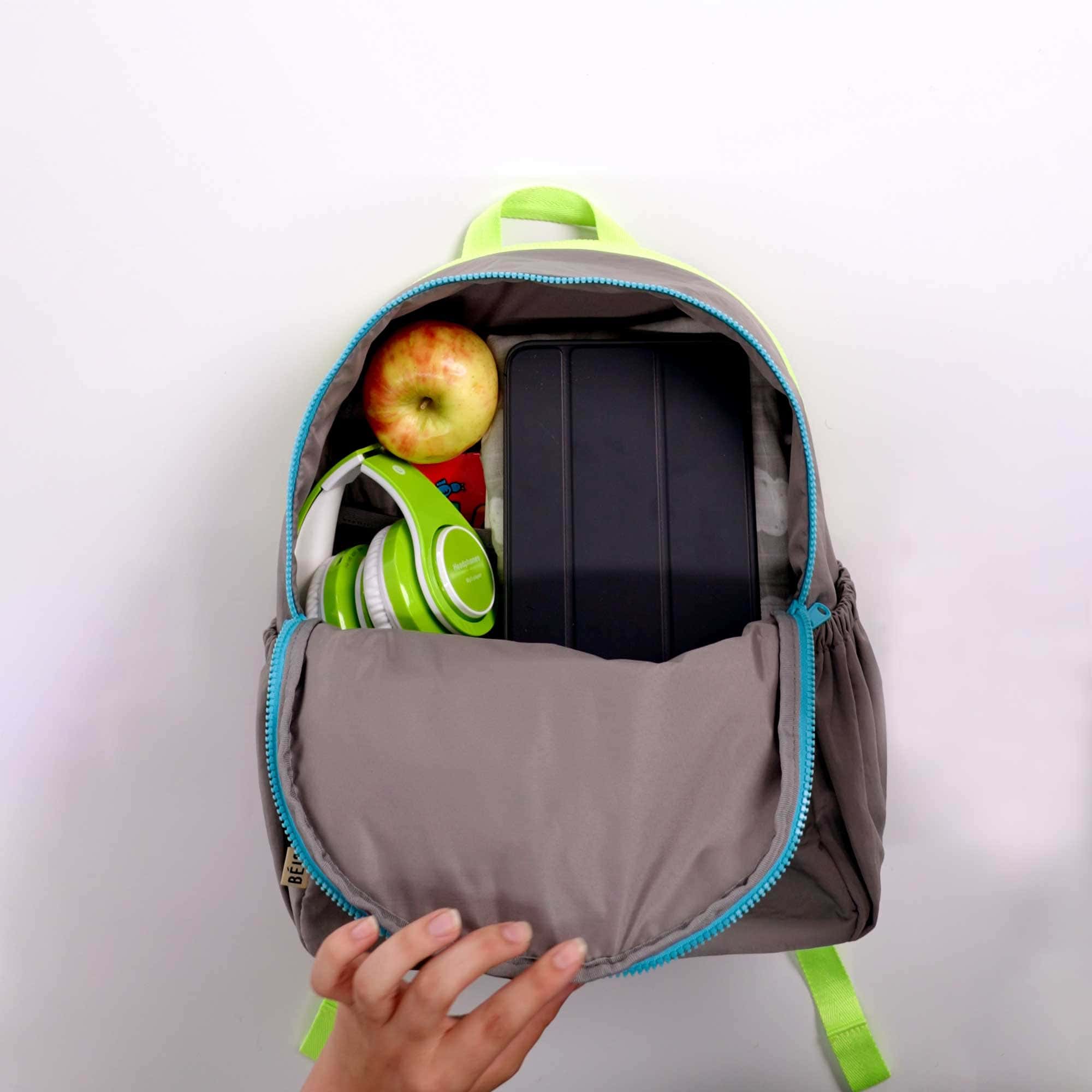 Béis 'The Kids Backpack' in Grey - Cool Travel Backpacks for Kids in Grey