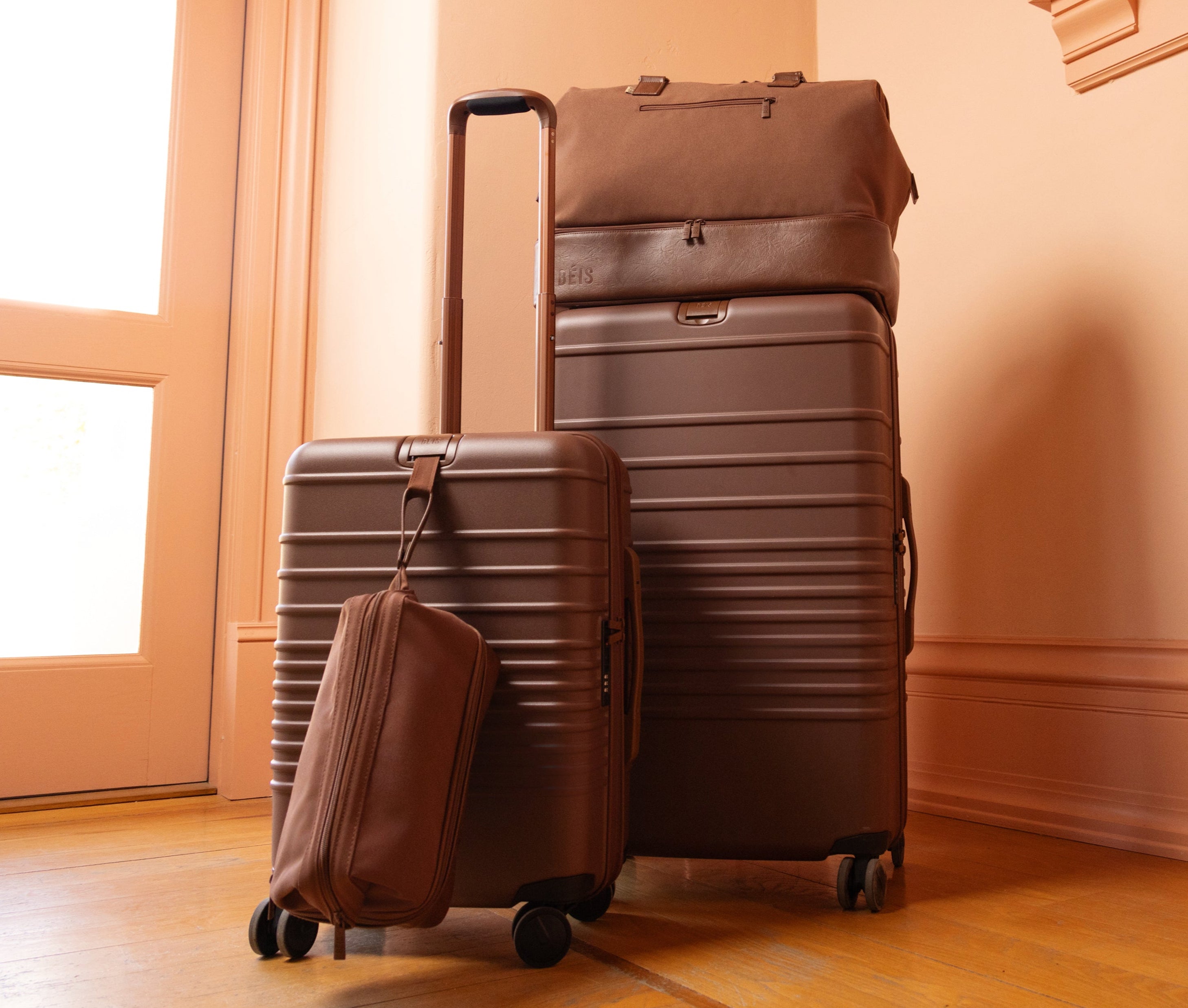 Black Luggage and Bags | BÉIS Travel