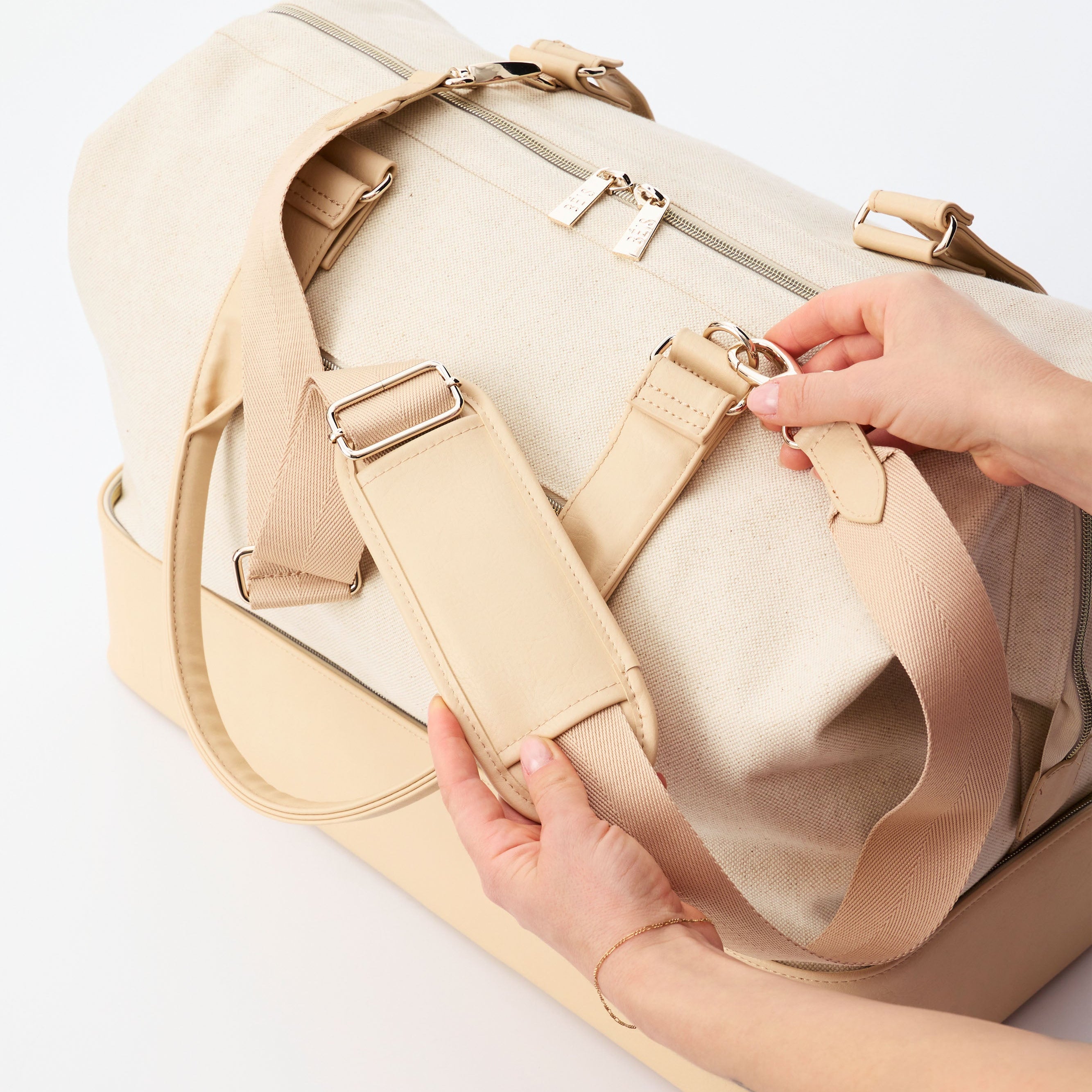 BÉIS 'The Convertible Mini Weekender' in Beige - Mini Travel
