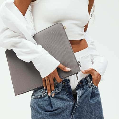 Resale The BÉISics Laptop Pouch in Grey