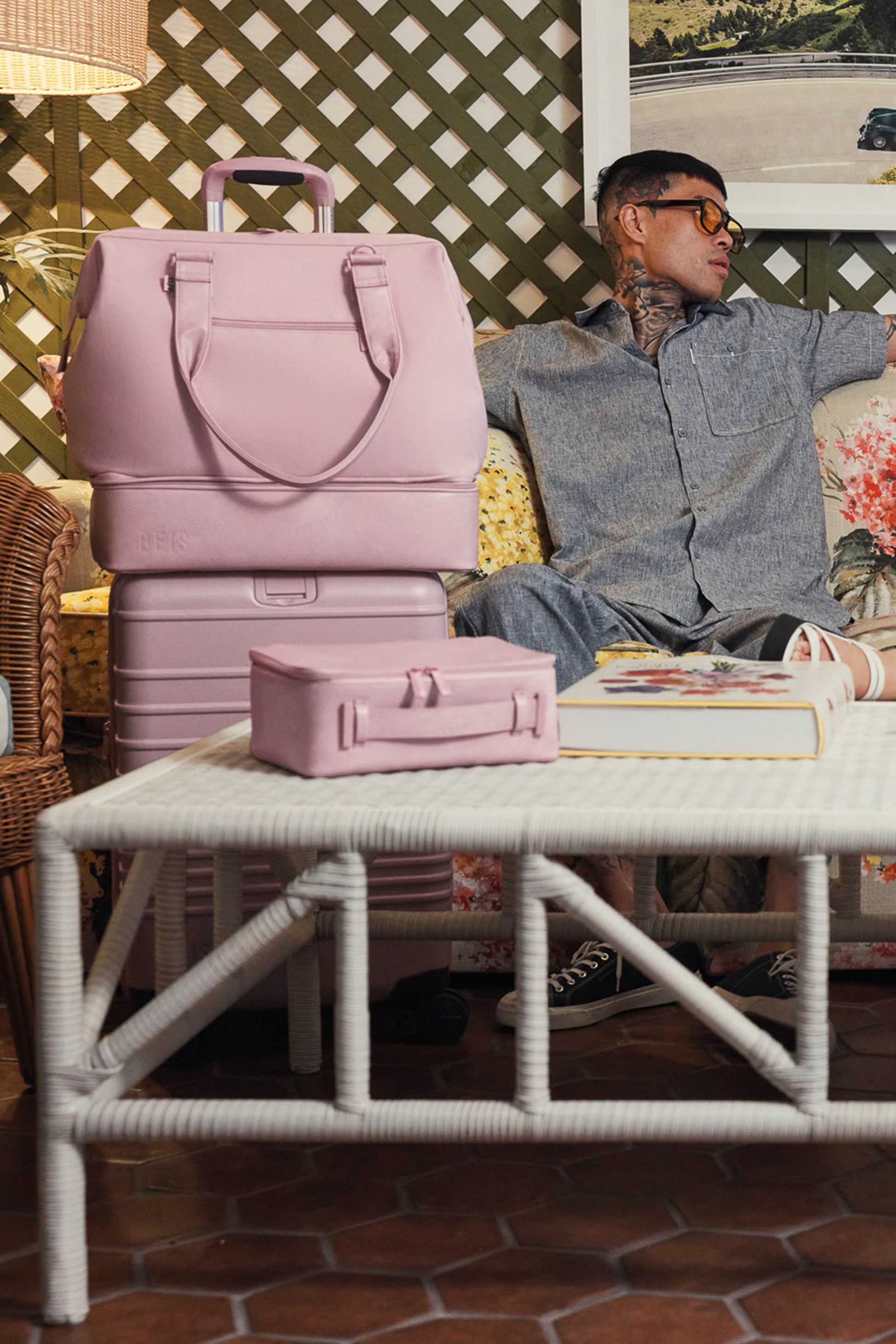 BÉIS 'The Weekender' in Atlas Pink - Weekender Travel Bag In Pink