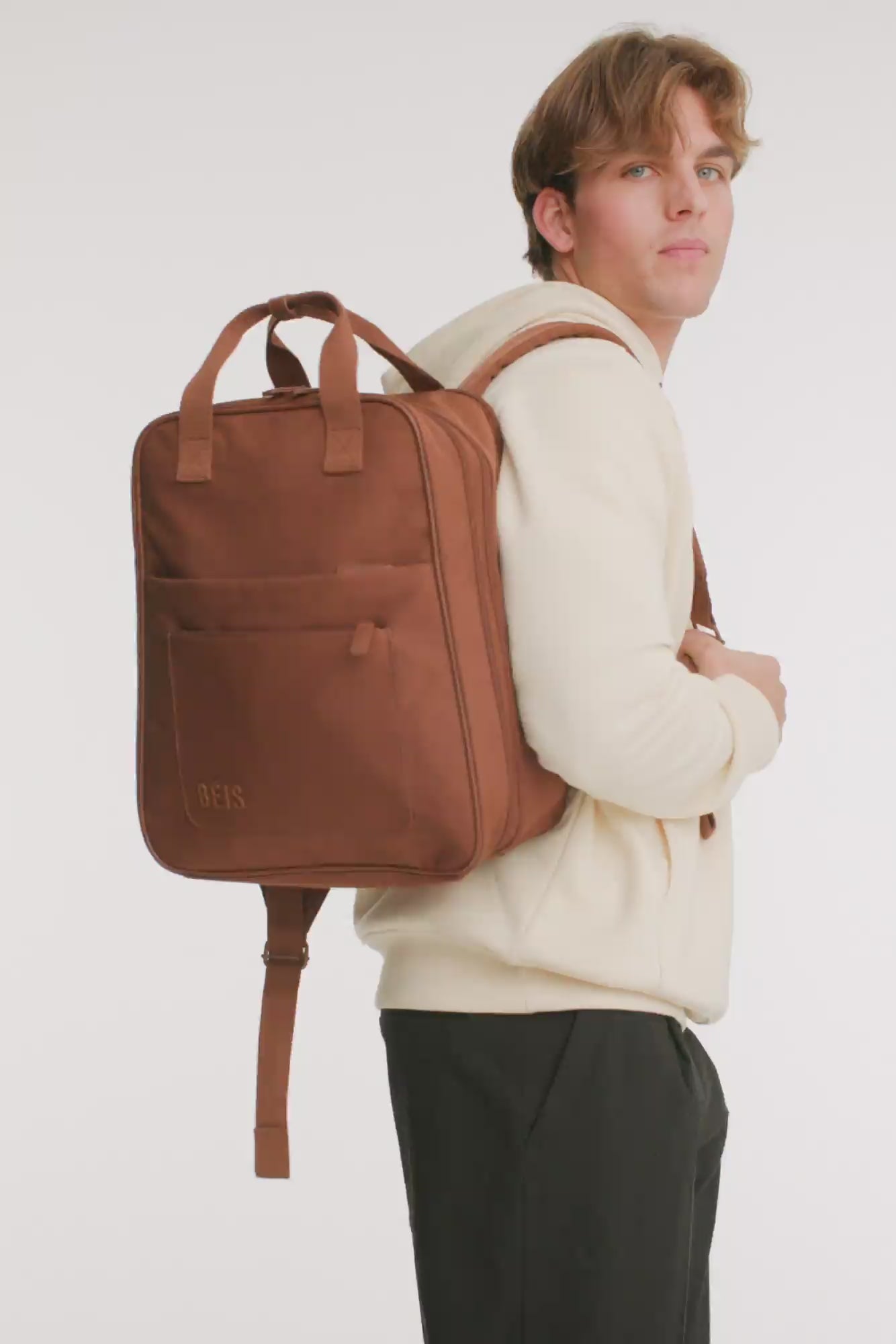 BÉIS 'The Expandable Backpack' in Maple - Expandable Travel