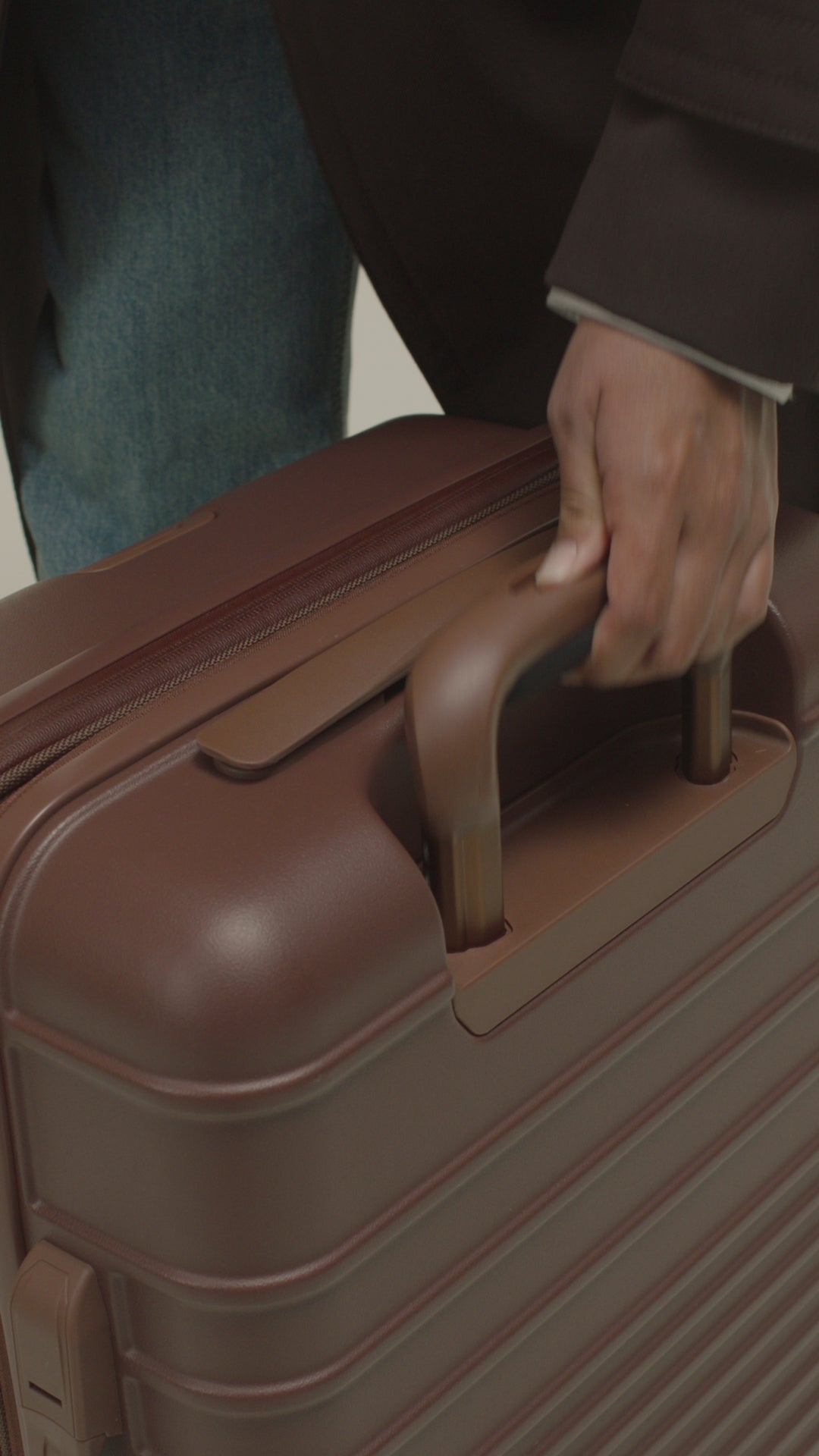 BÉIS 'The Carry-On Roller' in Maple - Brown Carry On Luggage