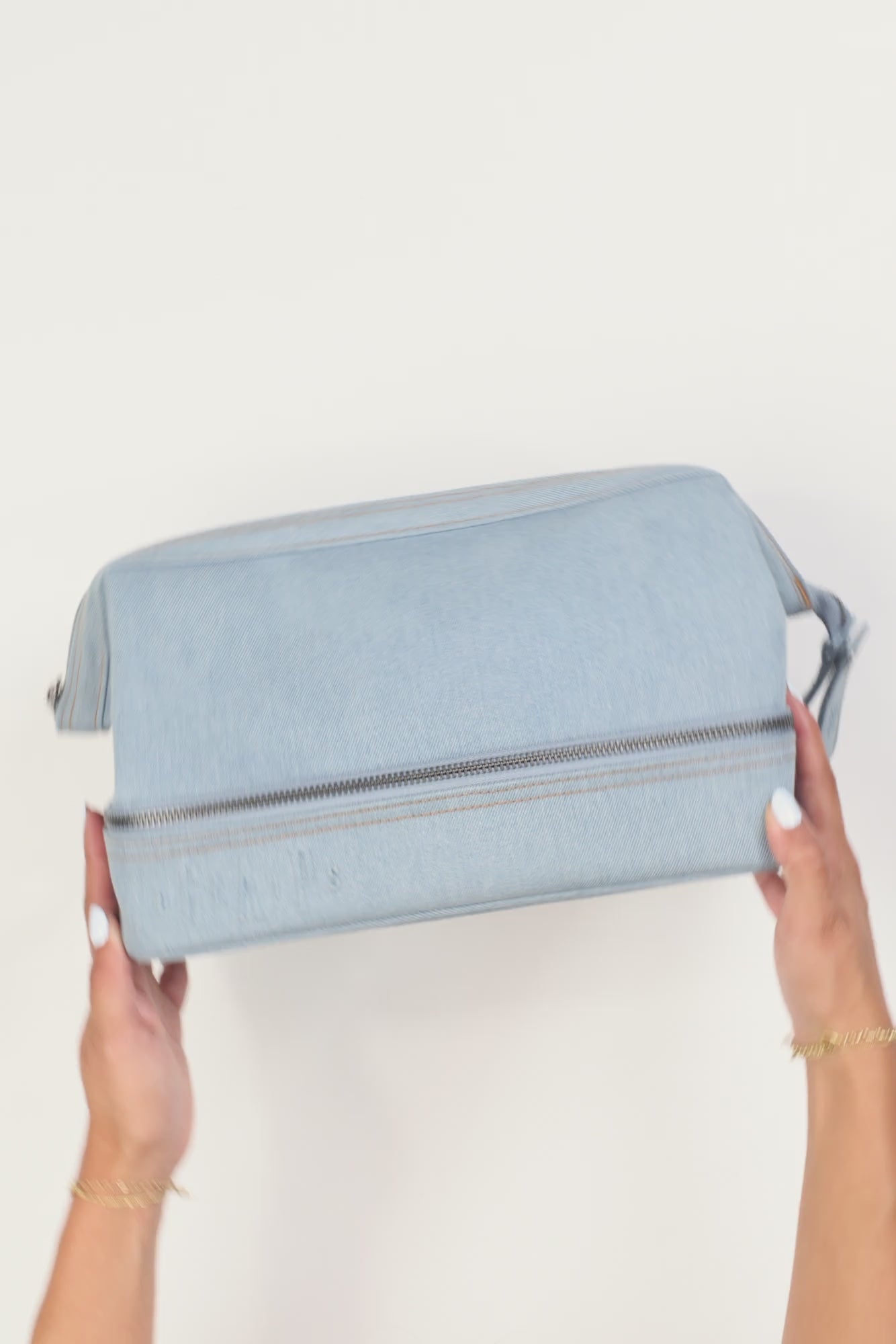 Gap x BÉIS The Dopp Kit in Denim Blue