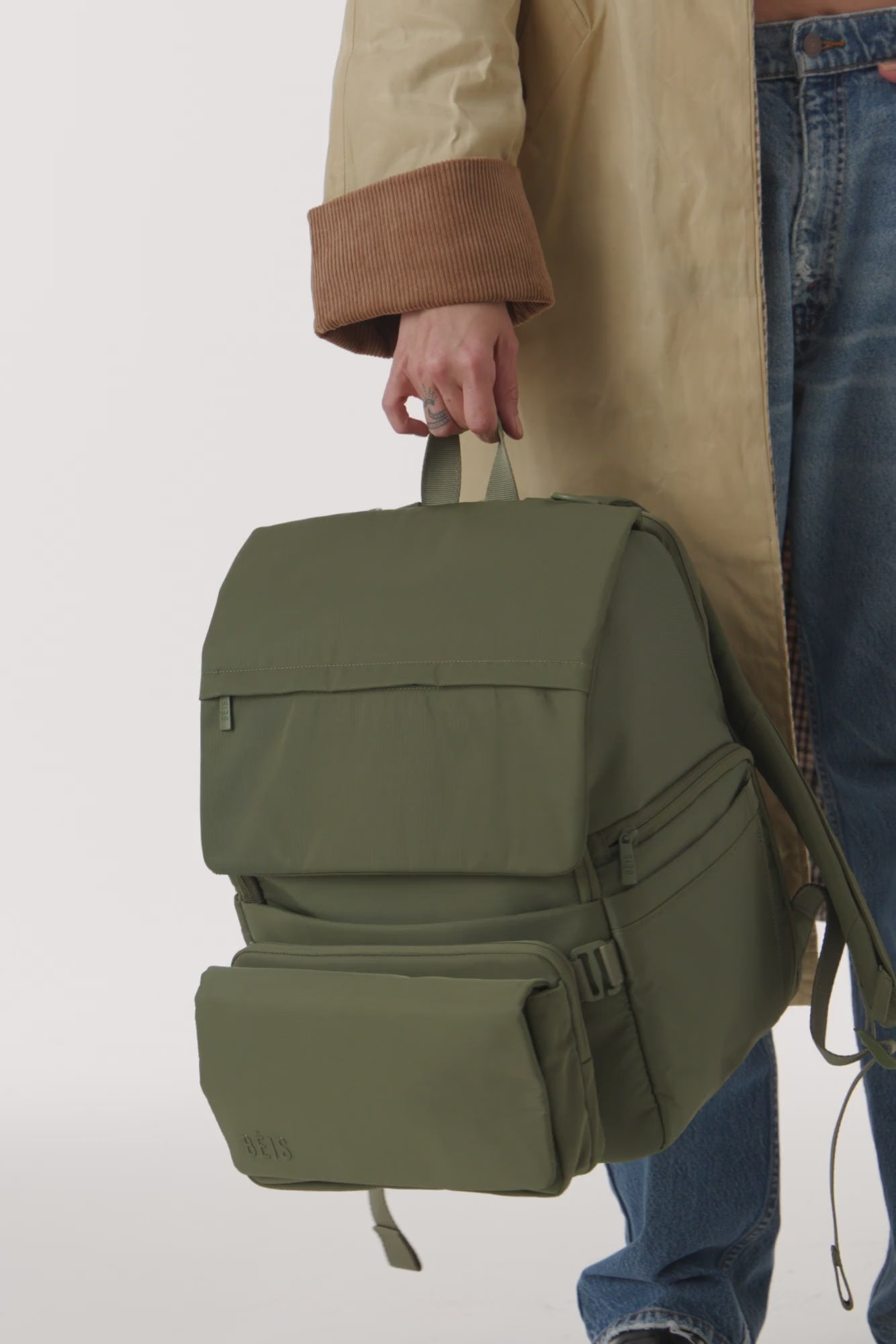 BÉIS 'The Ultimate Diaper Backpack' in Olive - Green Backpack Diaper Bag