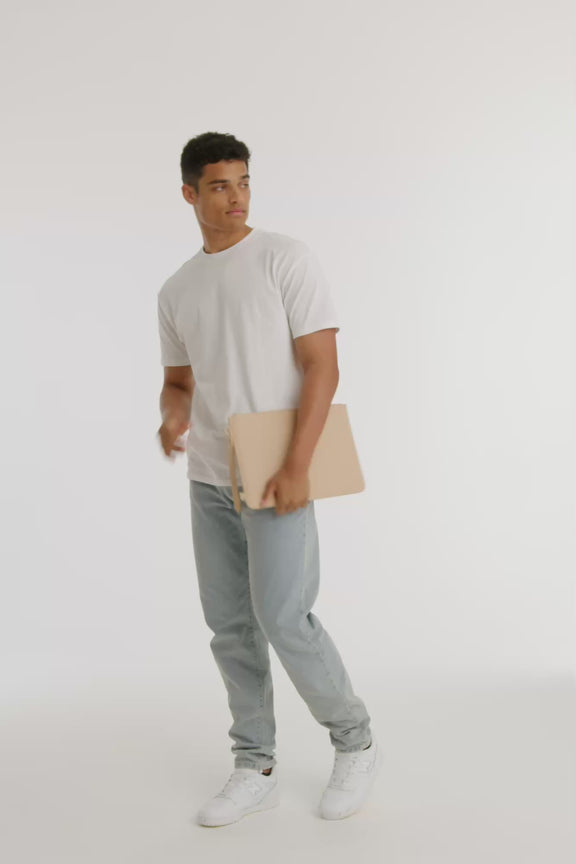 BÉIS 'The BEISICS Laptop Pouch' in Beige - Padded Laptop Sleeve in Beige