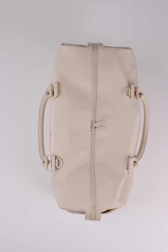 BÉIS 'The Commuter Duffle' In Beige - Beige Duffle Bag & Overnight Bag