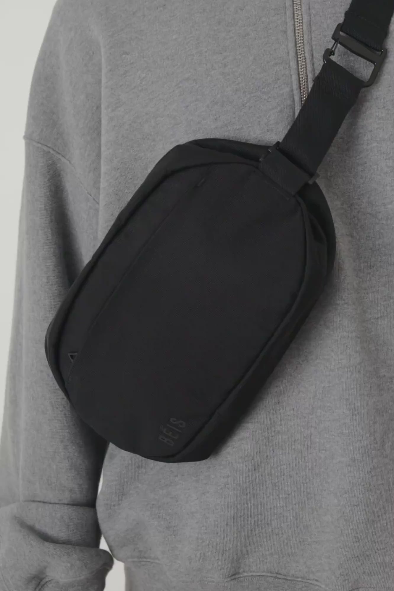 BÉIS 'The Pro Travel Sling' in Black - Black Sling Bag for Travel