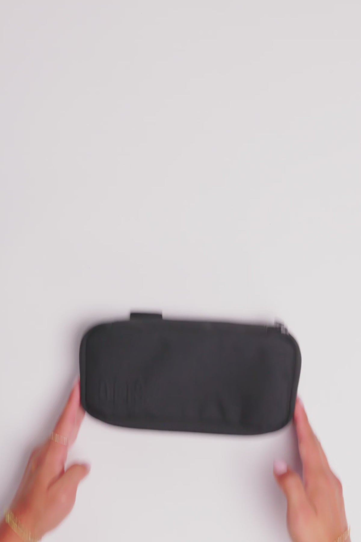 BÉIS 'The Tech Organizer' in Black - Travel Tech Organizer Bag