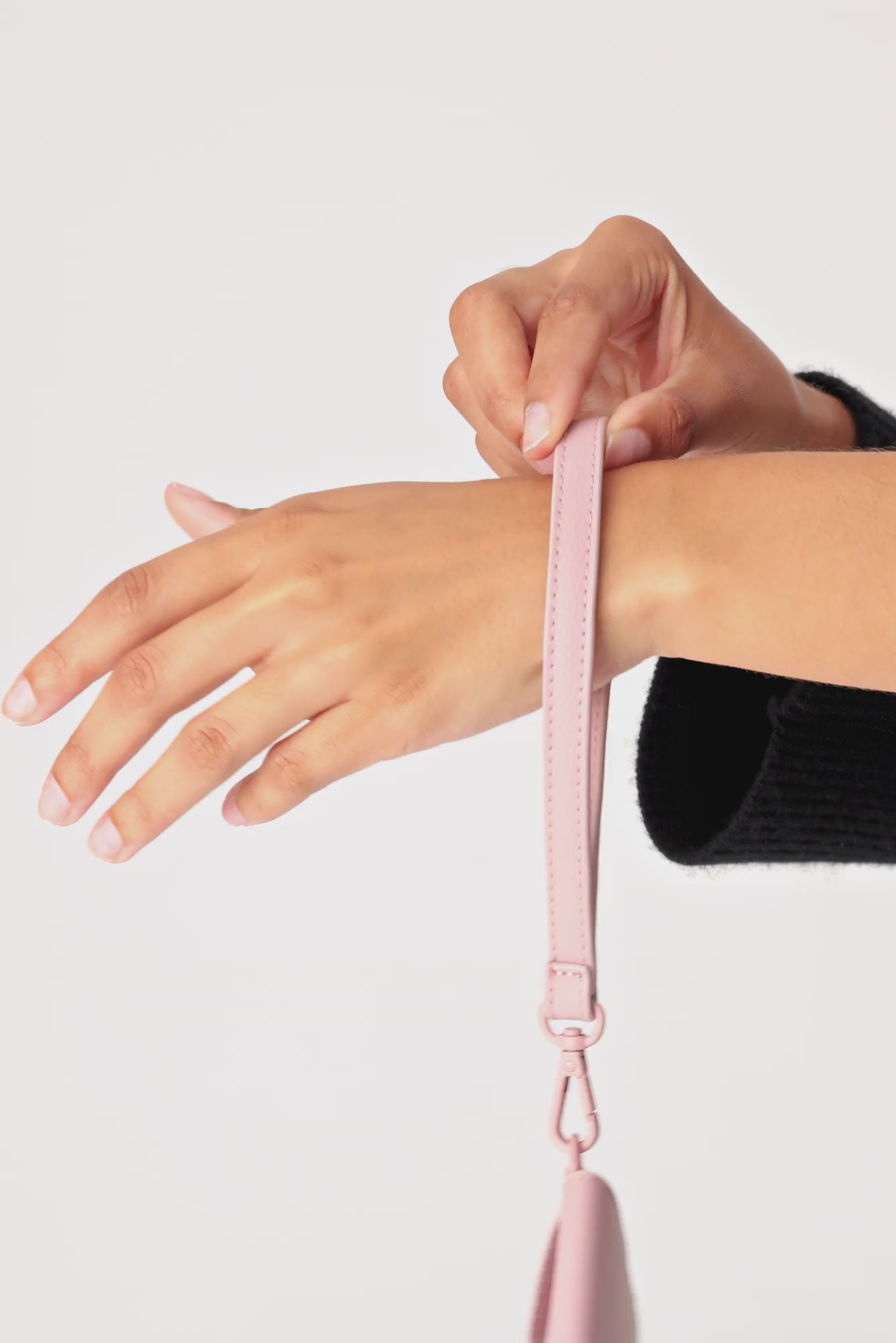 BÉIS 'The Id Wristlet' in Atlas Pink - Pink Card & Id Holder