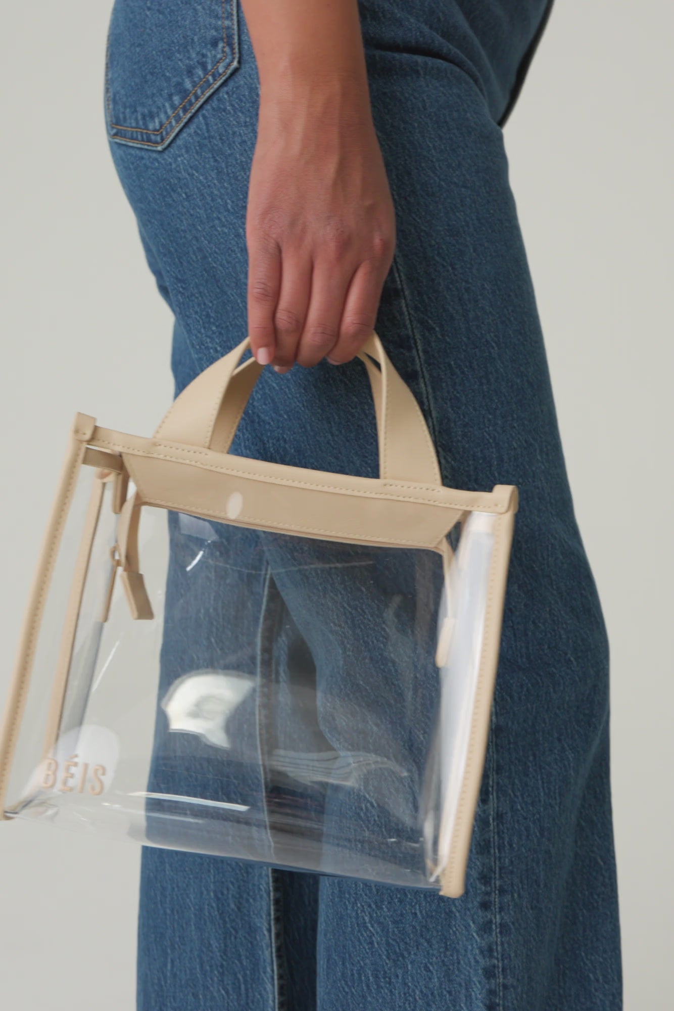 BÉIS 'The Stadium Crossbody'' in Clear with Beige Trim