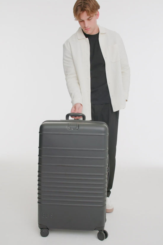 BÉIS 'The Large Check-In Roller' in All Black - 29 inch Large Check in ...
