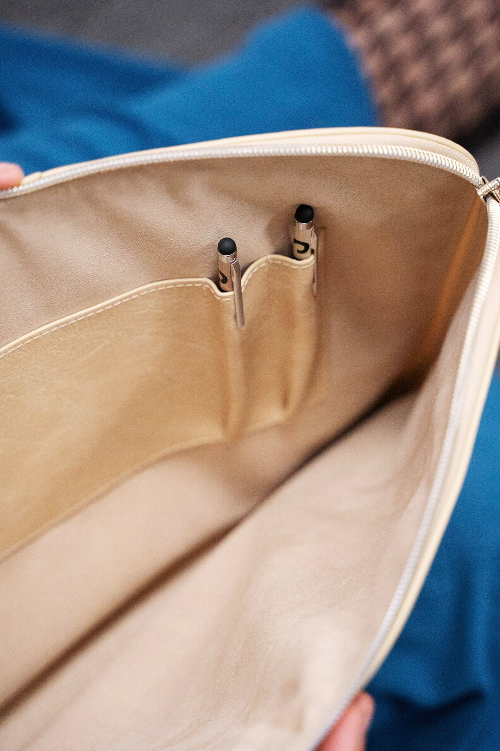 BÉIS 'The Laptop Sleeve' in Beige - 16 Inch Faux Leather Laptop Sleeve ...