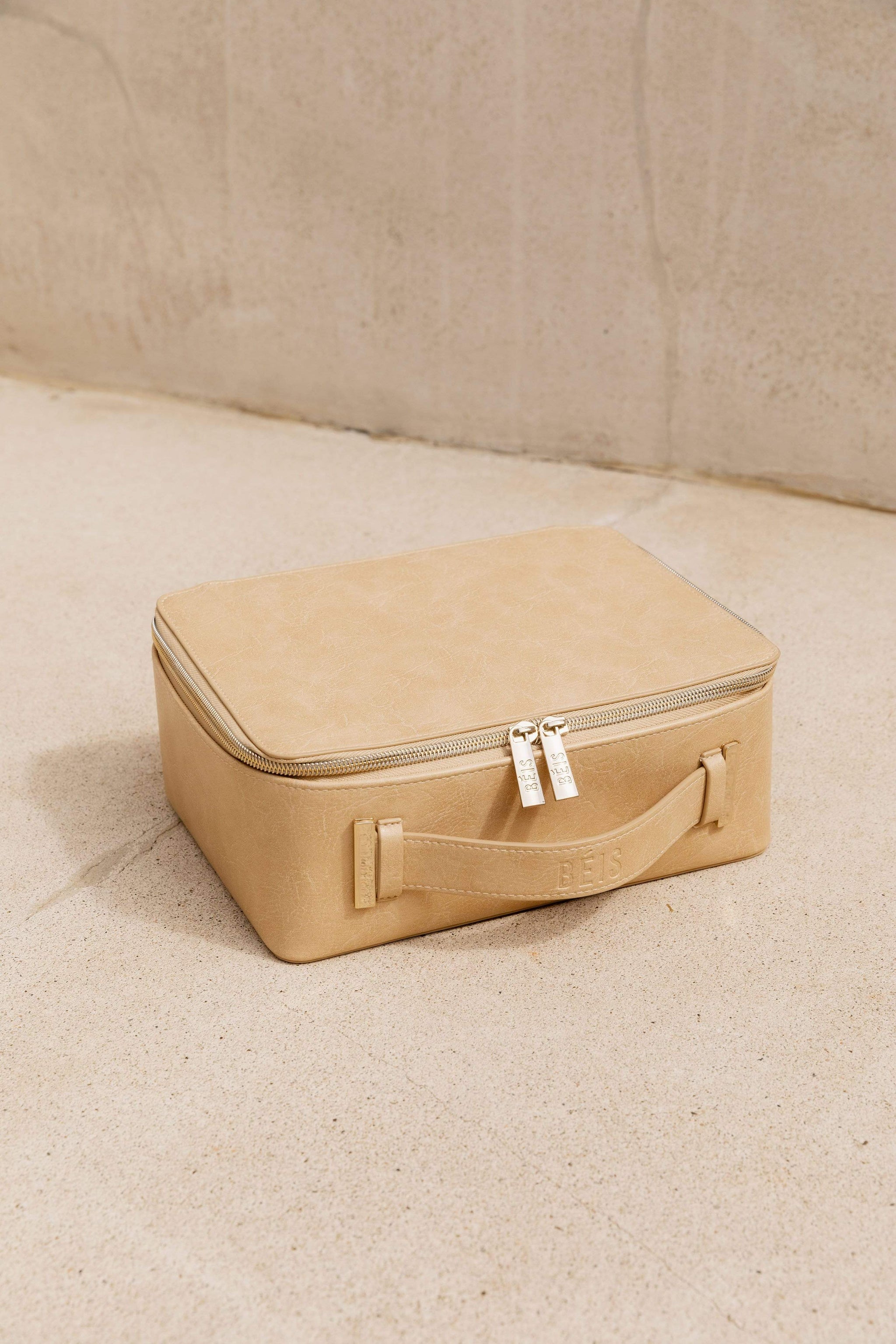 BÉIS 'The Cosmetic Case' in Beige - Makeup Organizer & Makeup Travel Case