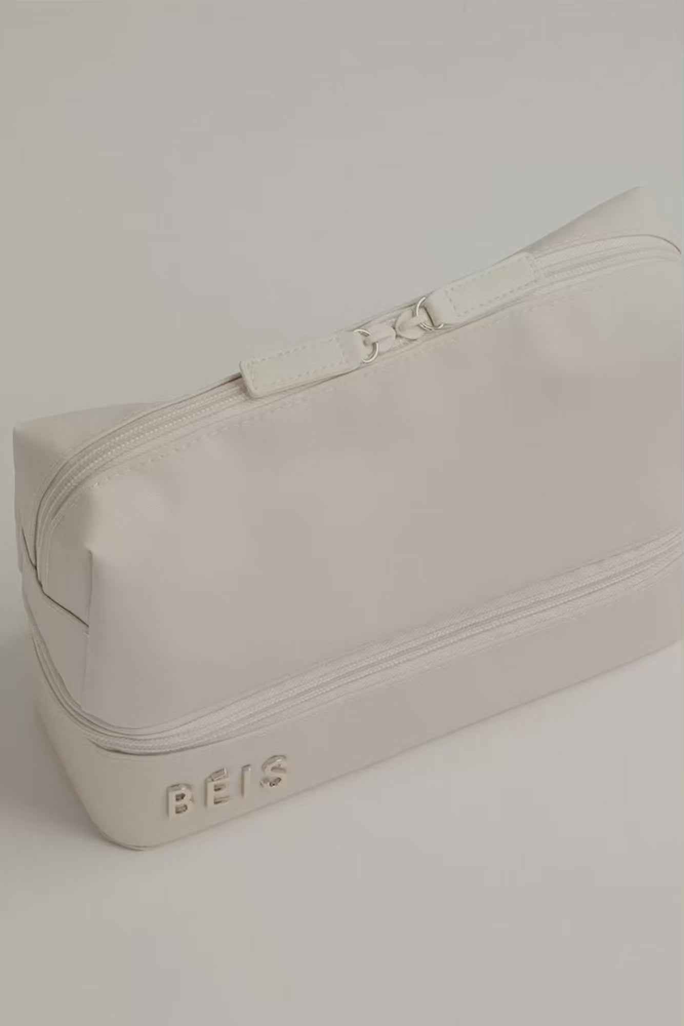 Béis Travel The Cosmetic Pouch Set in Beige