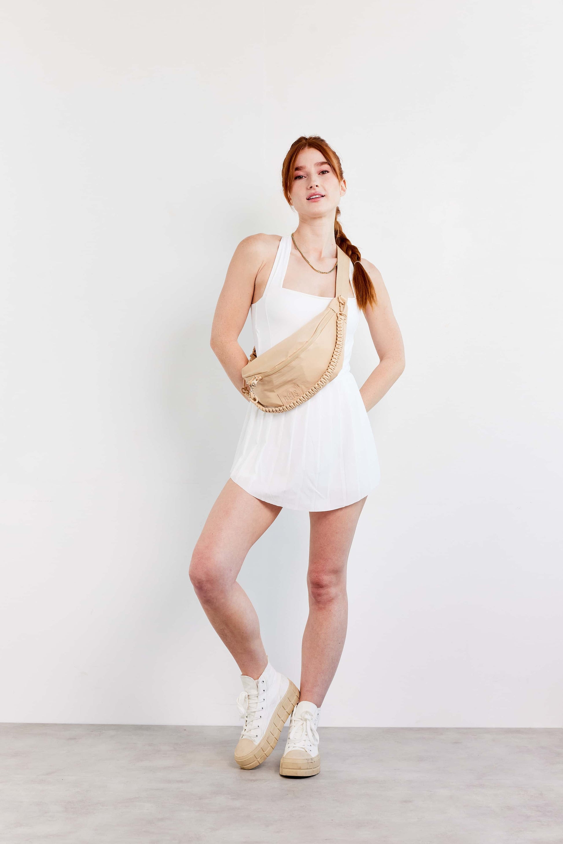 BÉIS 'The Sport Pack' in Beige - Athletic Fanny Pack For Sports