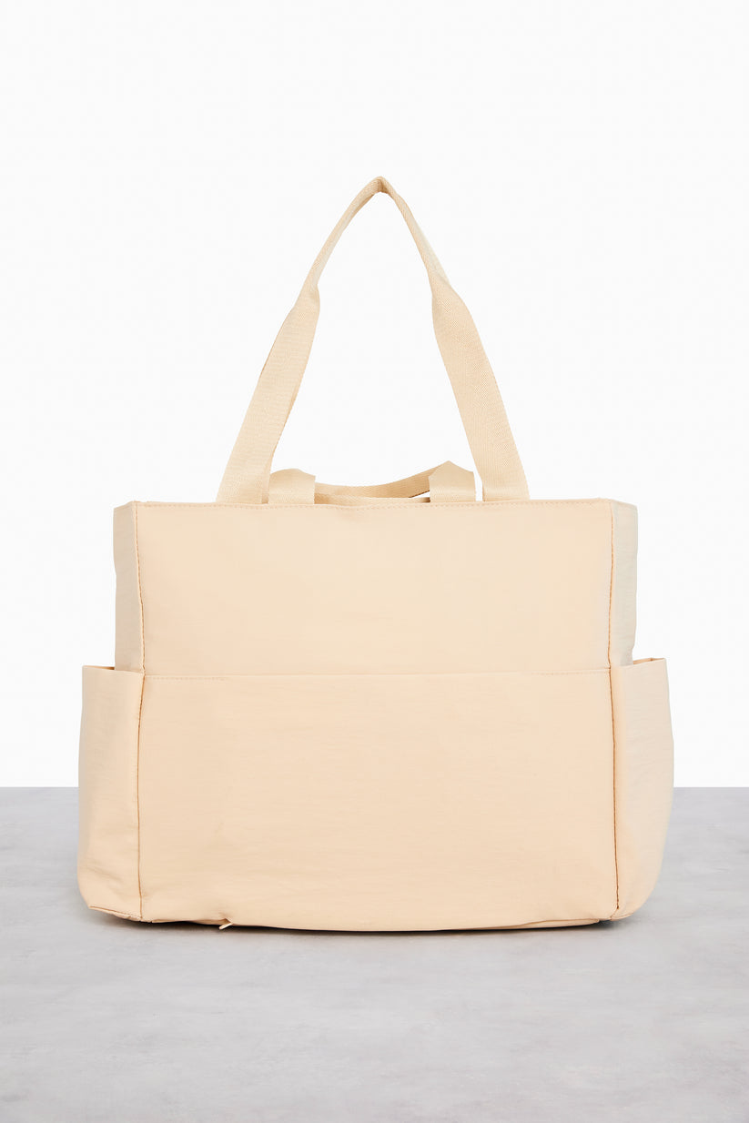 Béis 'The Sport Carryall' in Beige - Chic Tennis Tote