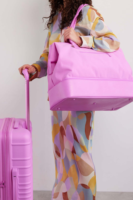 BÉIS 'The Weekender' in Berry - Purple Travel Bag & Overnight Bags