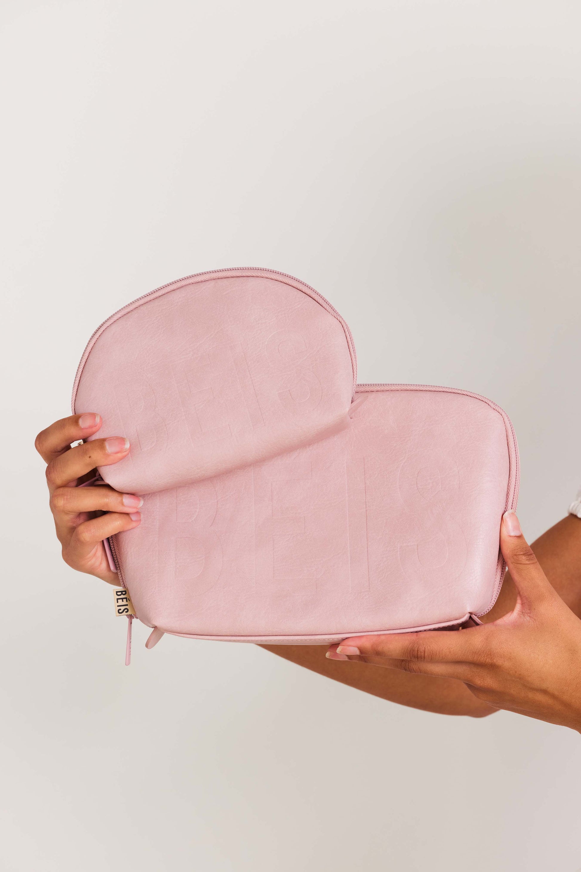 Béis Travel The Cosmetic Pouch Set in Pink