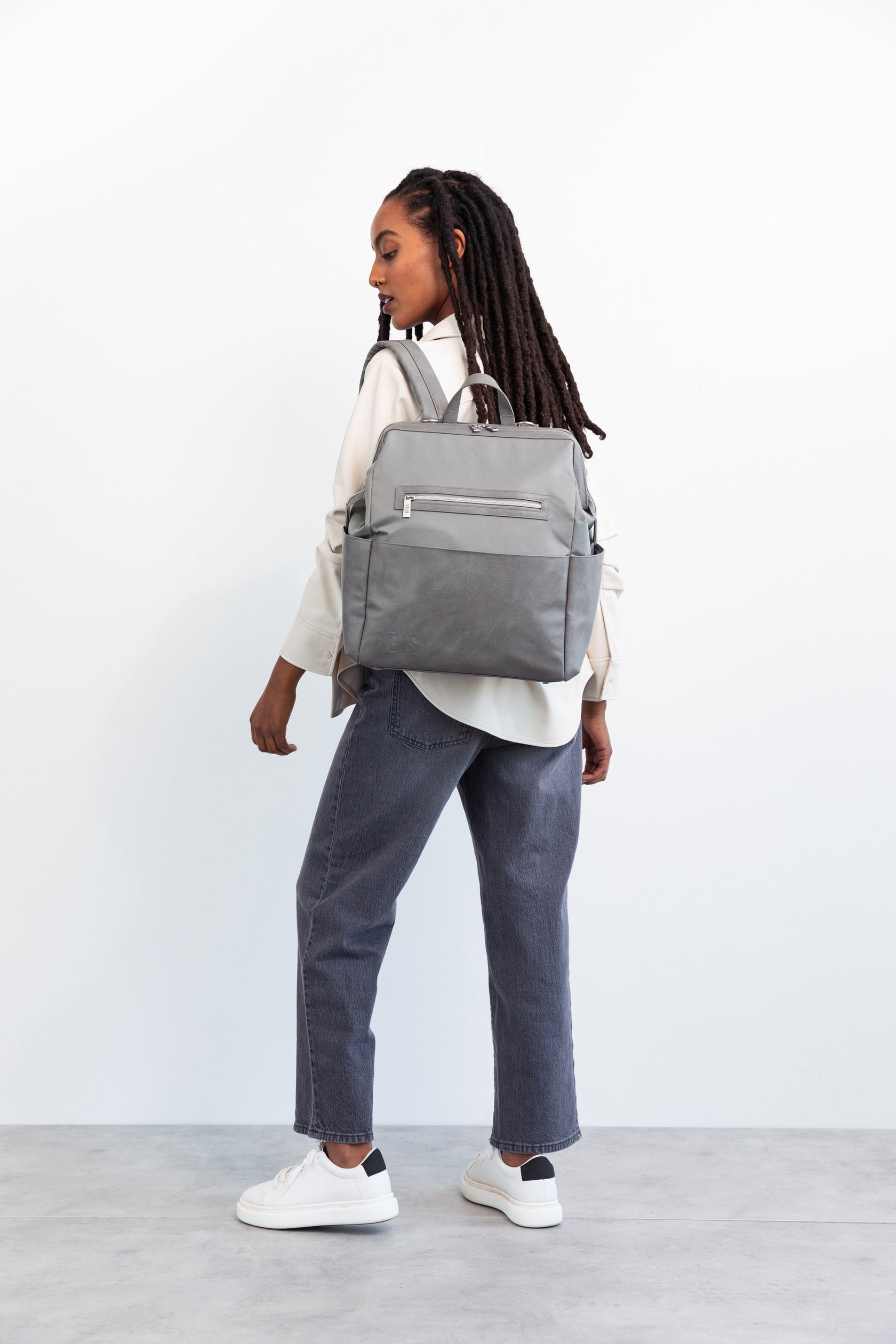 BÉIS 'The Backpack Diaper Bag' in Grey Chic Diaper Backpack