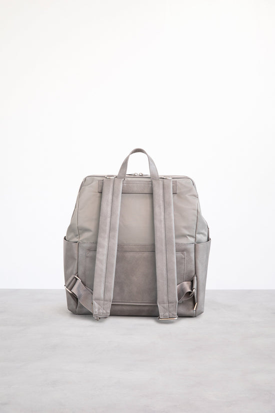 BÉIS 'The Backpack Diaper Bag' in Grey Chic Diaper Backpack