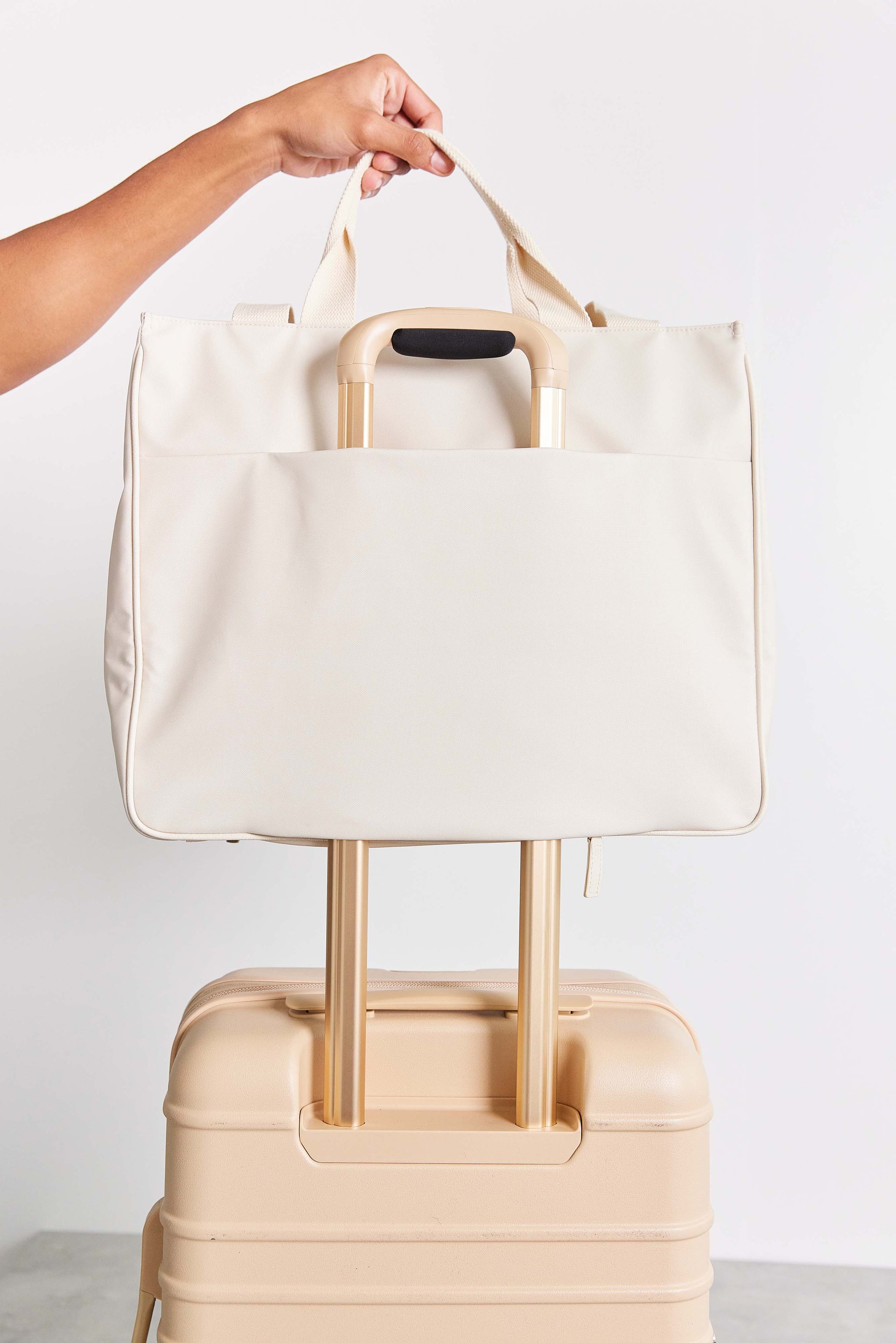 BÉIS 'The East To West Tote' in Beige Recycled Travel Tote Bag