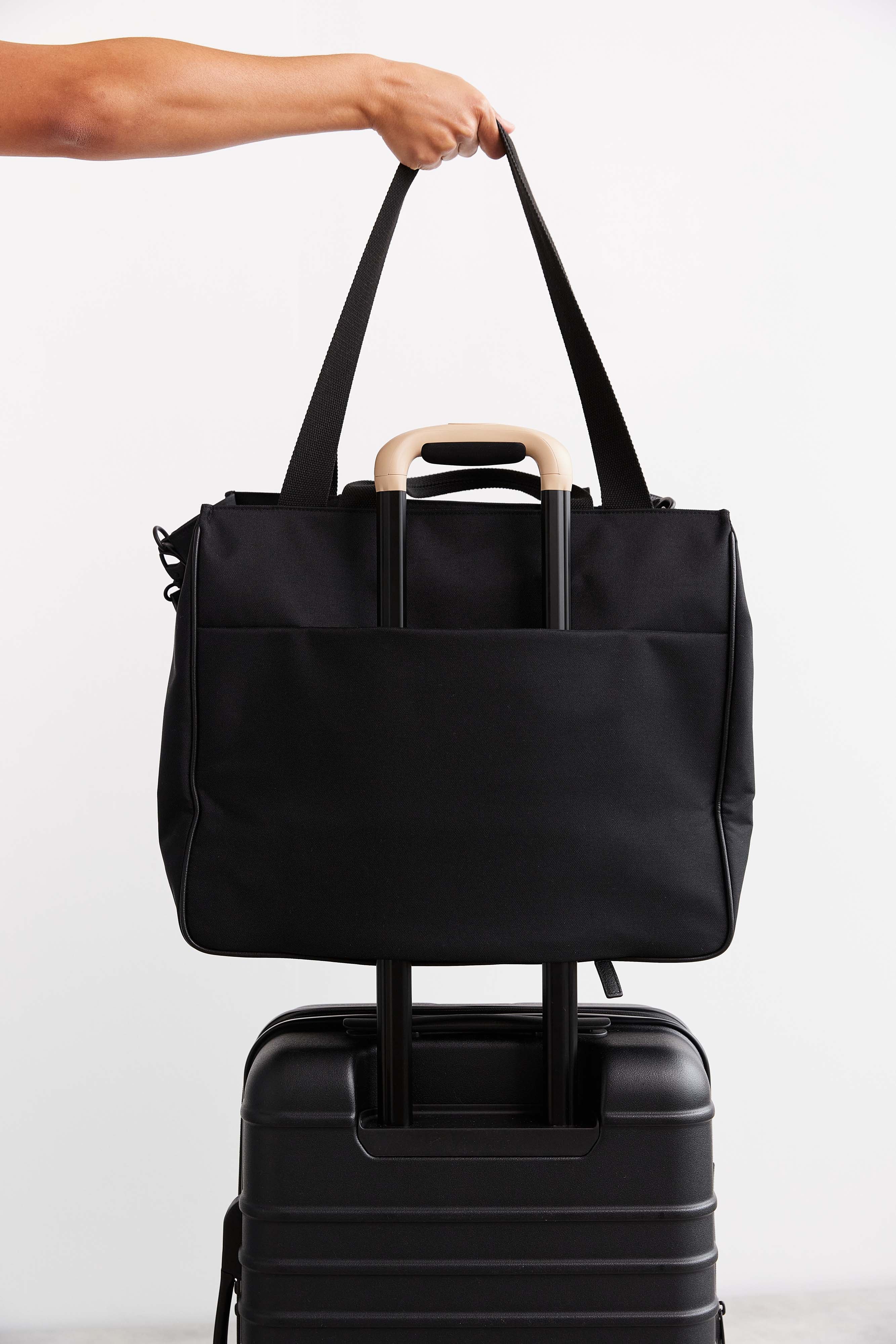 Here's your sign to get the Marc Jacobs Tote Bag for Summer | Marc jacobs  tote, Tote, Bags