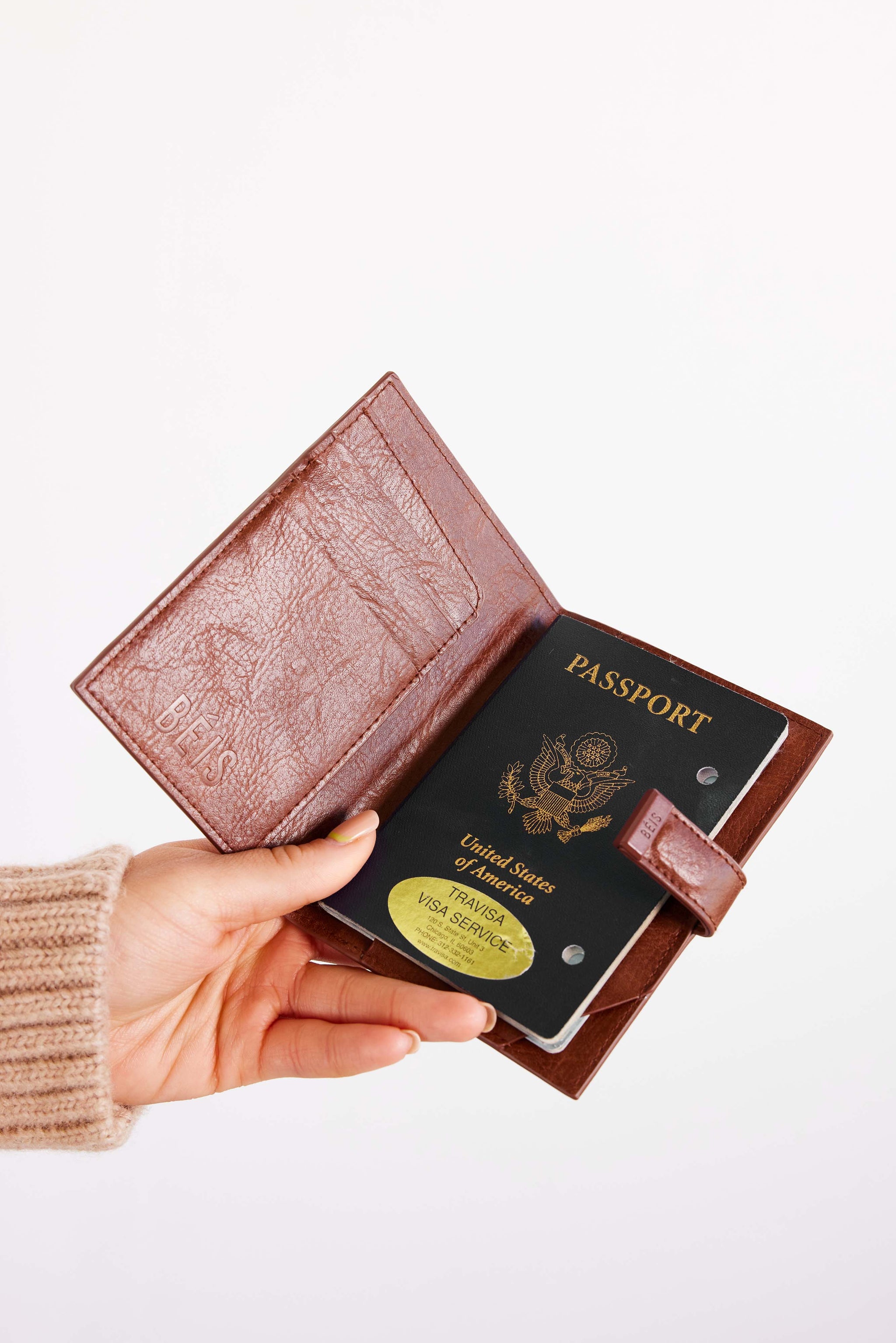 BÉIS 'The Passport & Luggage Tag Set' in Brown Luggage Tag & Passport Holder Set in Brown