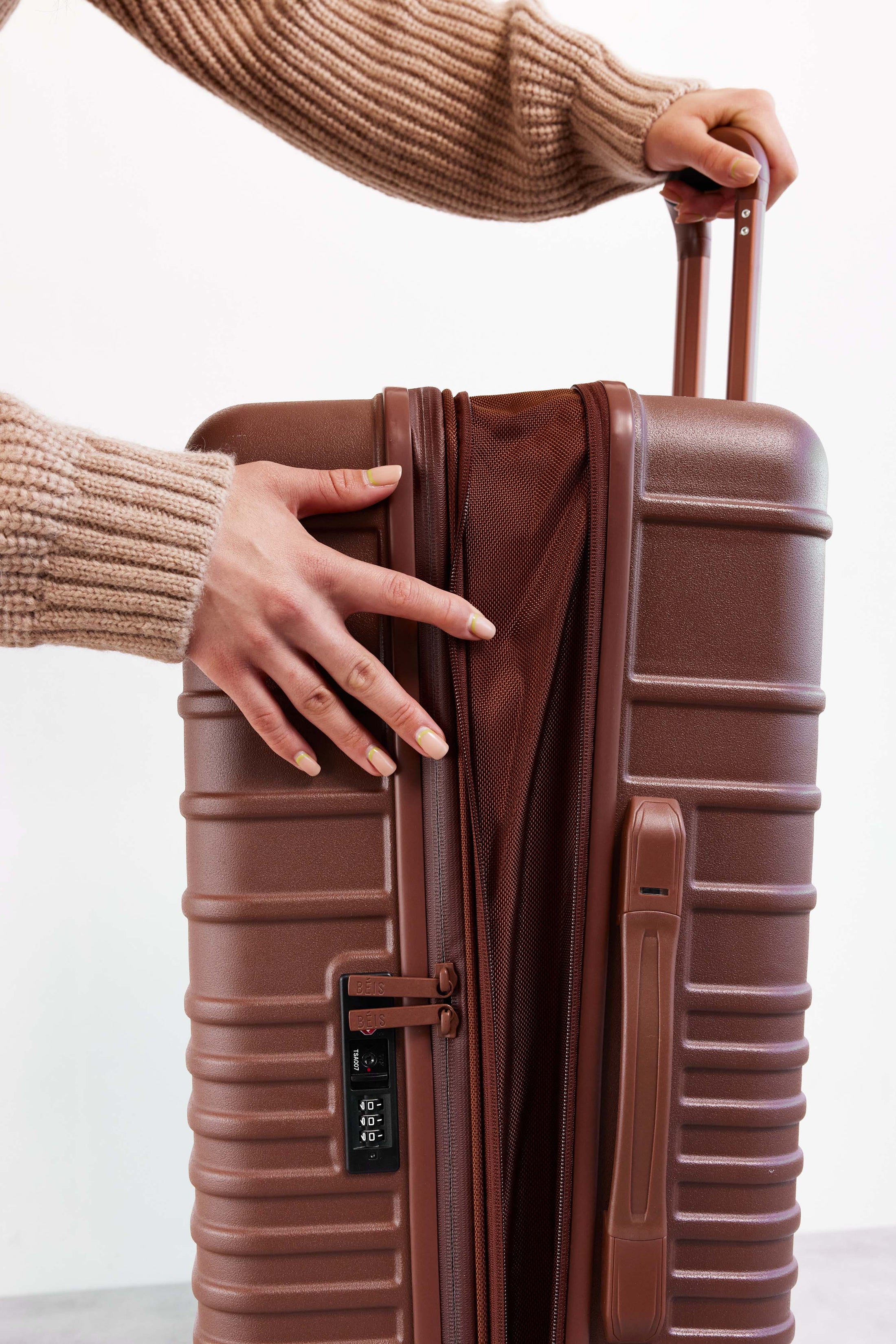 BÉIS 'The Large Check-In Roller' in Maple - Brown 29 inch Checked Suitcase & Check in Luggage