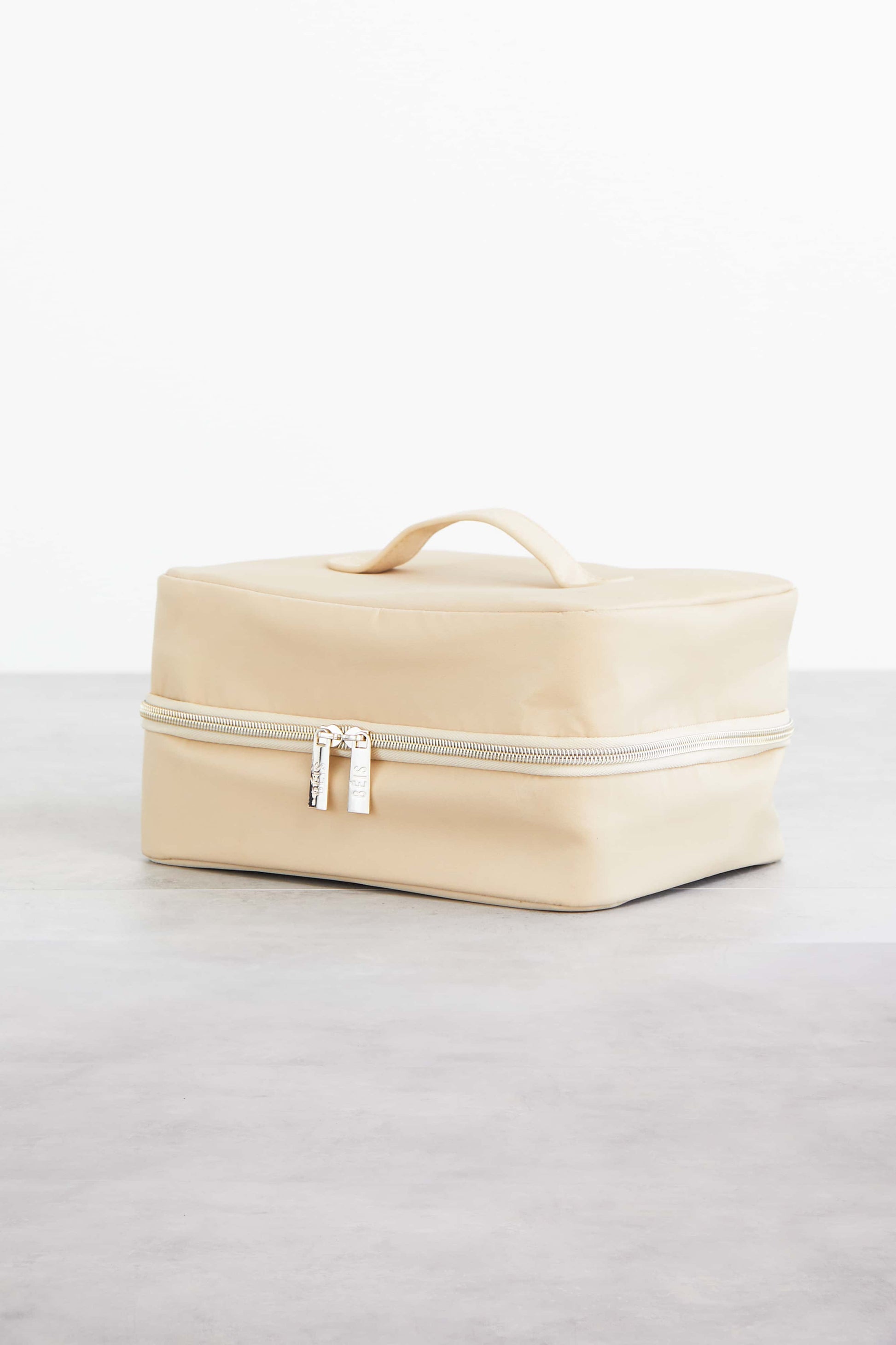 The Cosmetic Case in Beige
