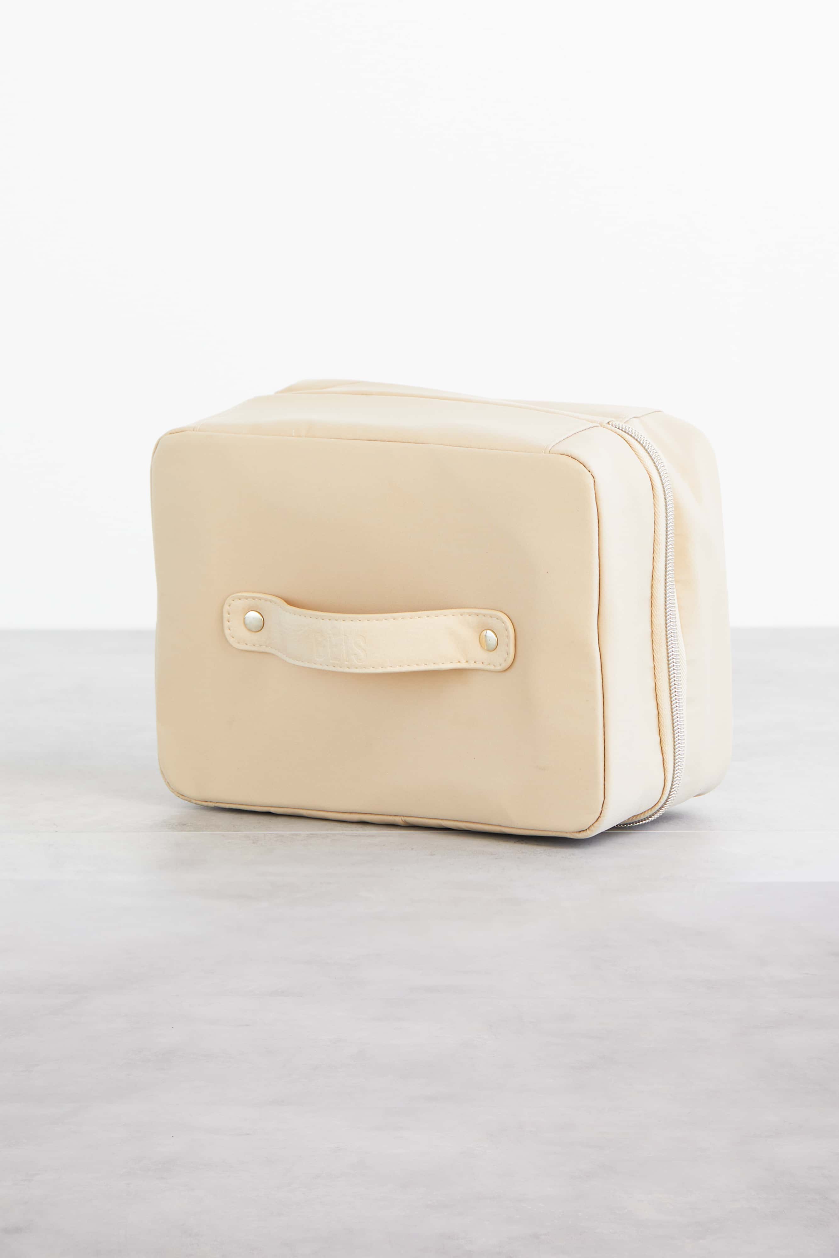 Beis The Cosmetic Case in outlet Beige