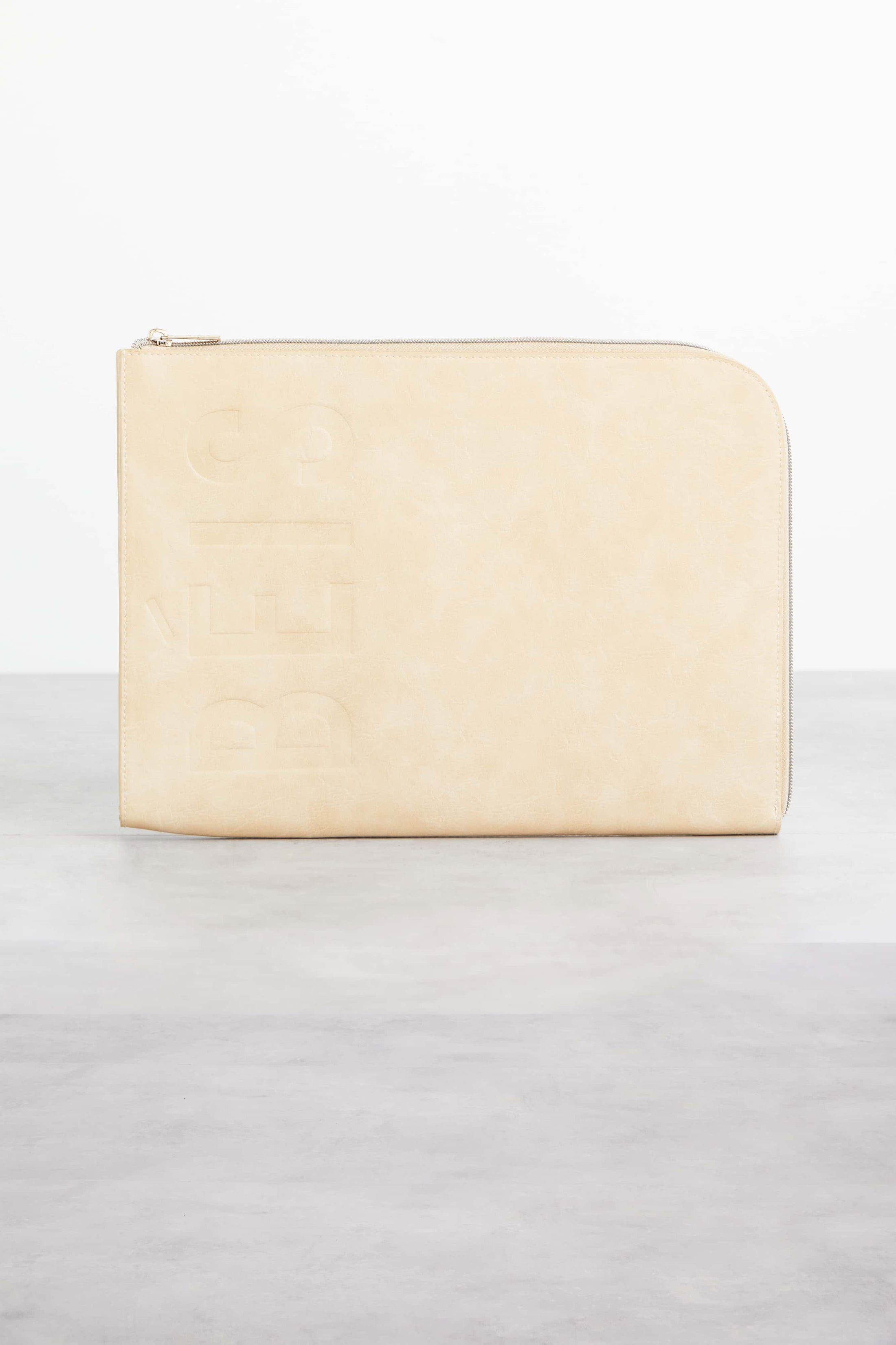 BÉIS 'The Laptop Sleeve' in Beige 16 Inch Faux Leather Laptop Sleeve