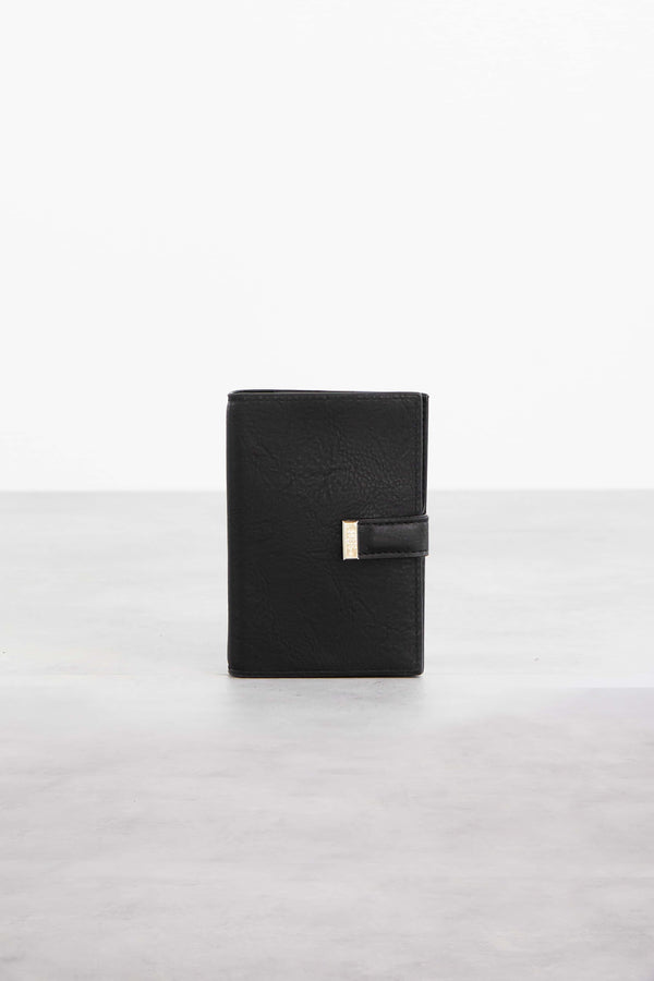 BÉIS 'The Passport Luggage Tag Set' in Black Passport Holder