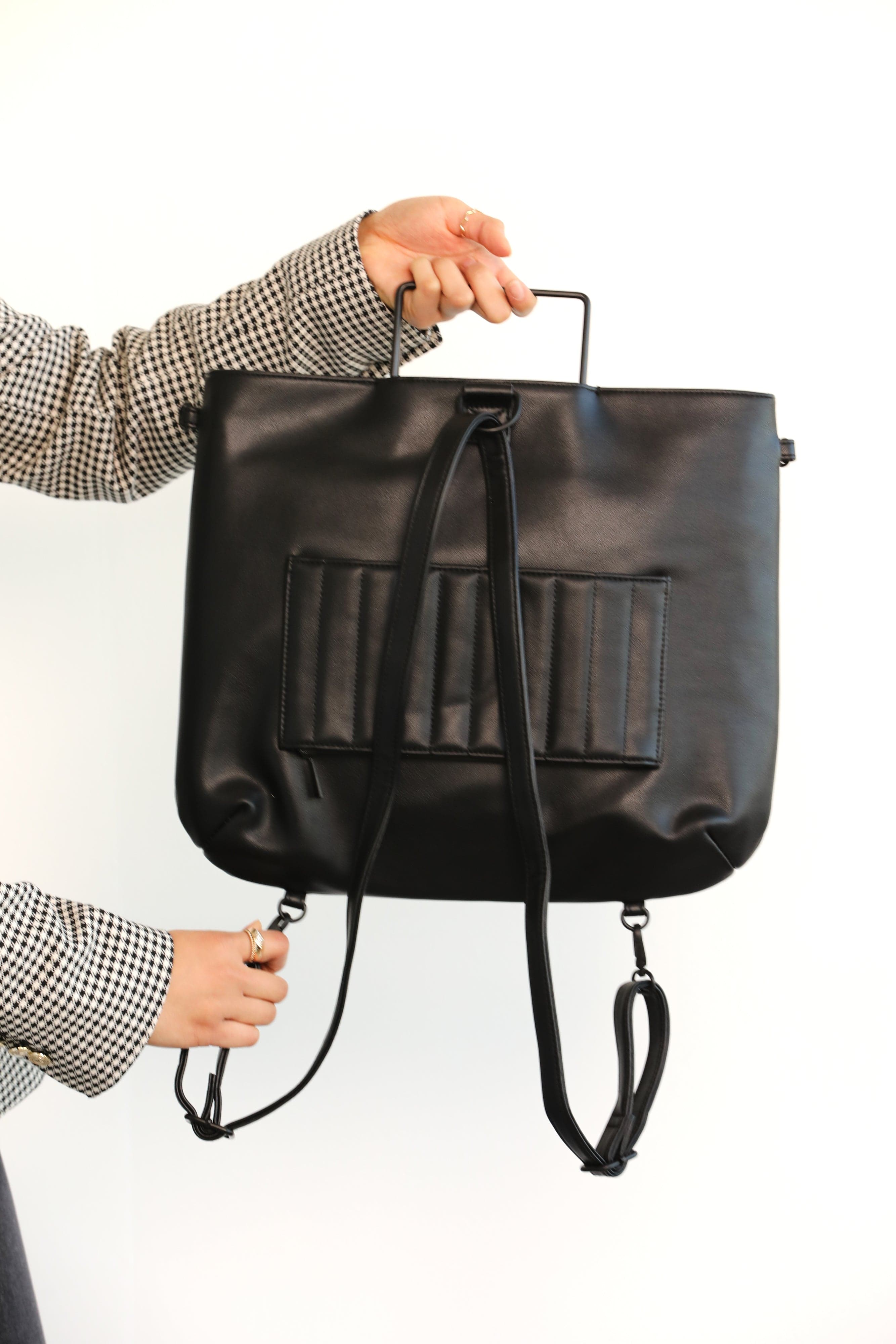 Beis 2025 messenger tote