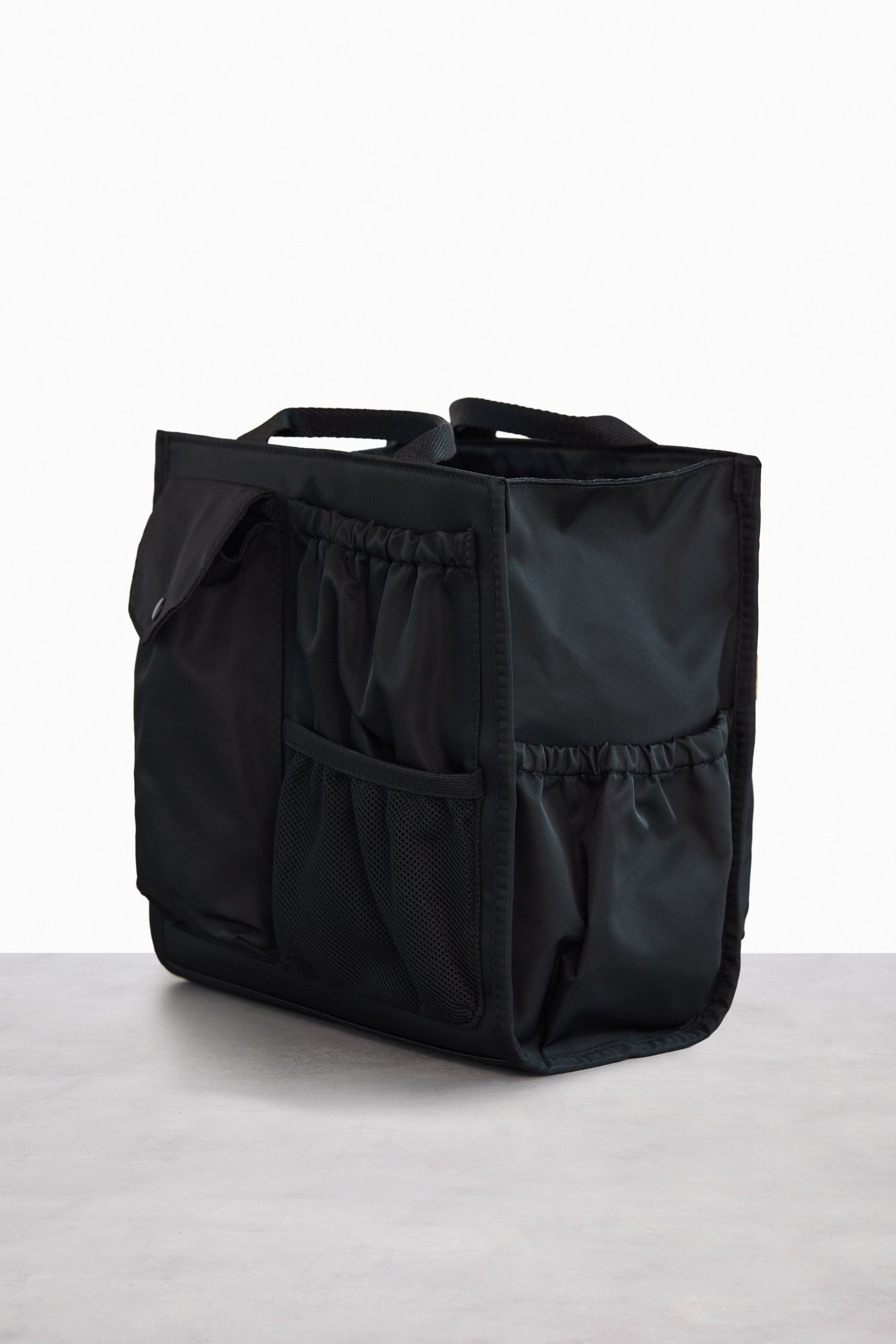 BÉIS 'The Tote Insert' in Black - Diaper Bag Insert & Organizer