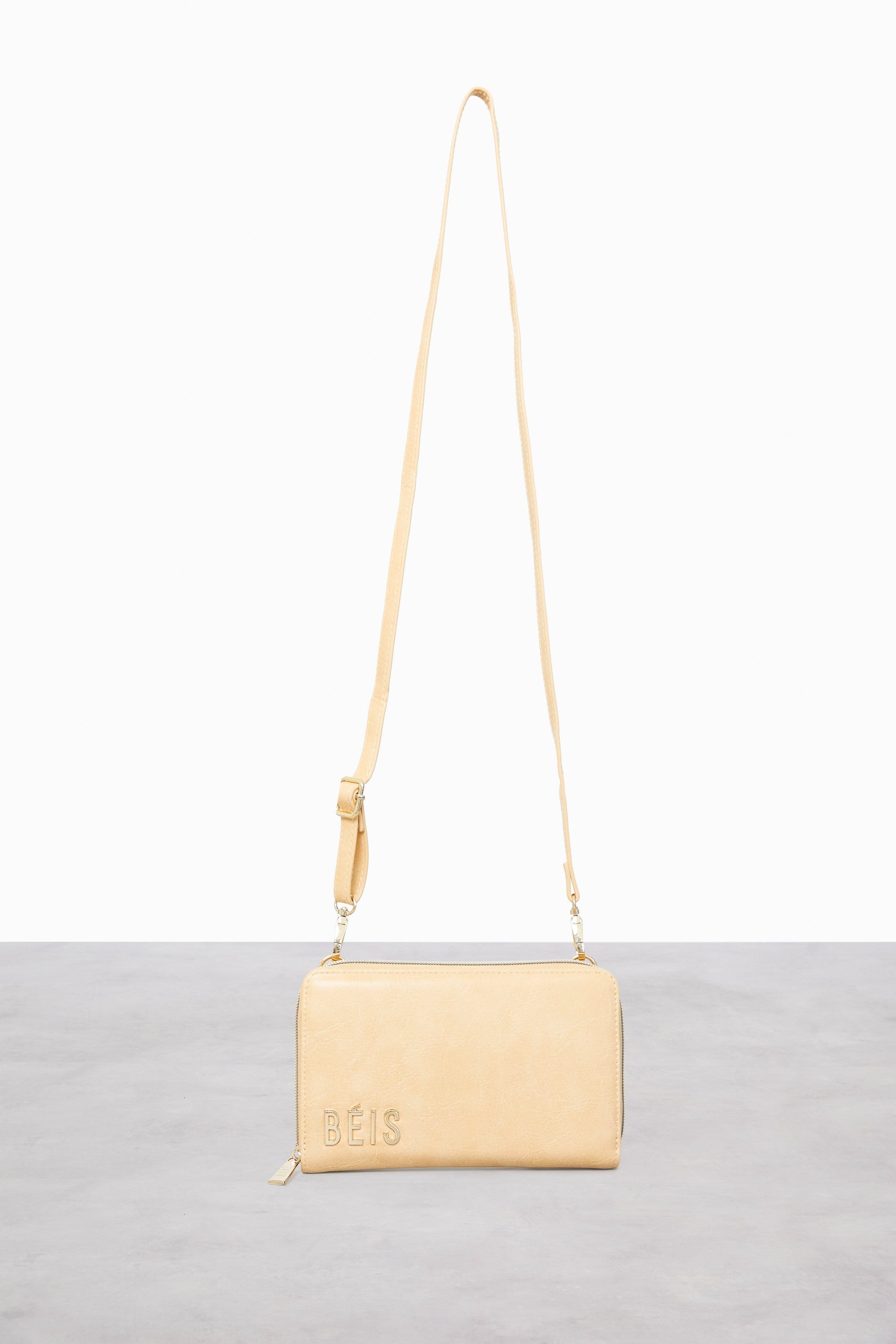 BÉIS 'The Travel Wallet' in Beige Travel Wallet & Travel Clutch