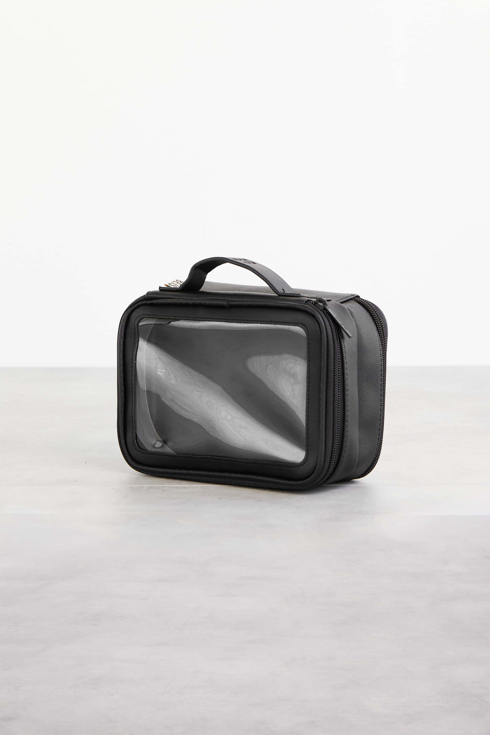 BÉIS 'The On The Go Essential Case' in Black - Small Travel Case For ...