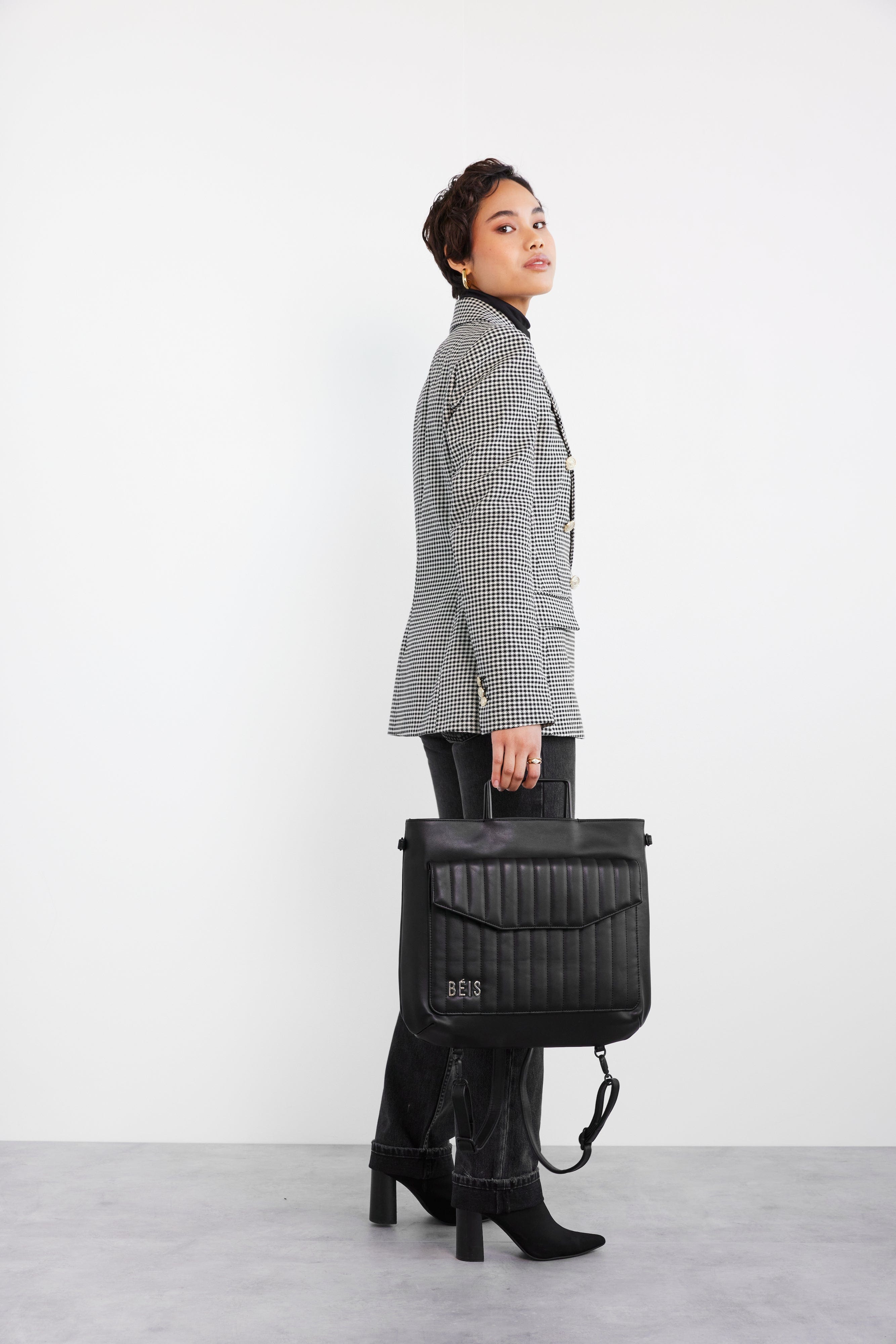 Beis messenger top bag