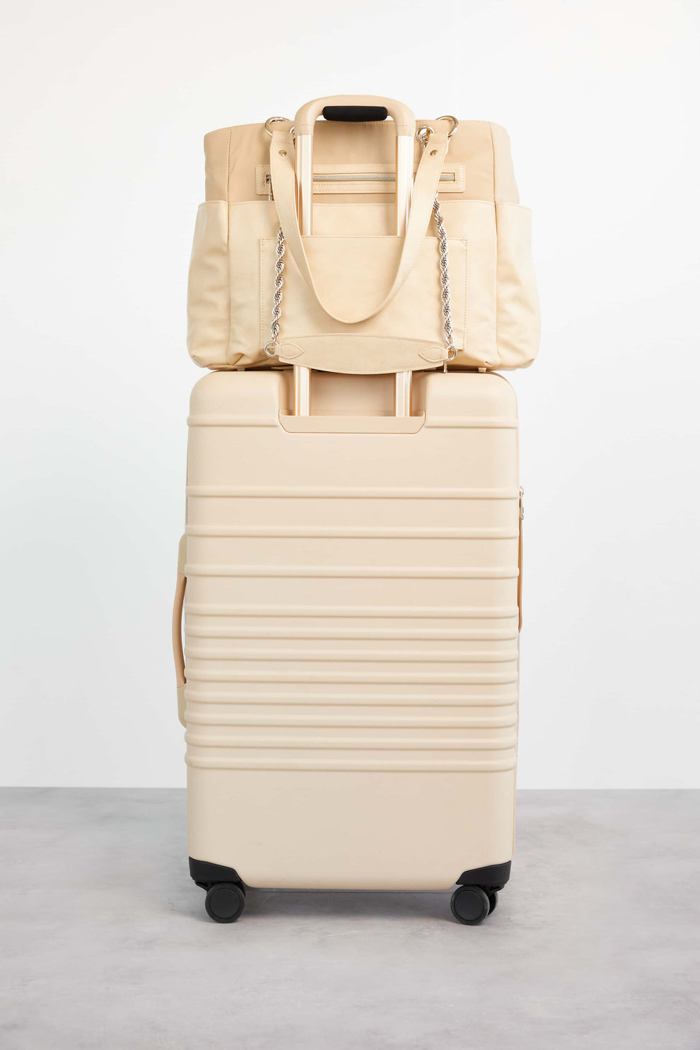 BÉIS 'The Diaper Bag' in Biege - Fashionable Diaper Bag & Diaper Tote Bag