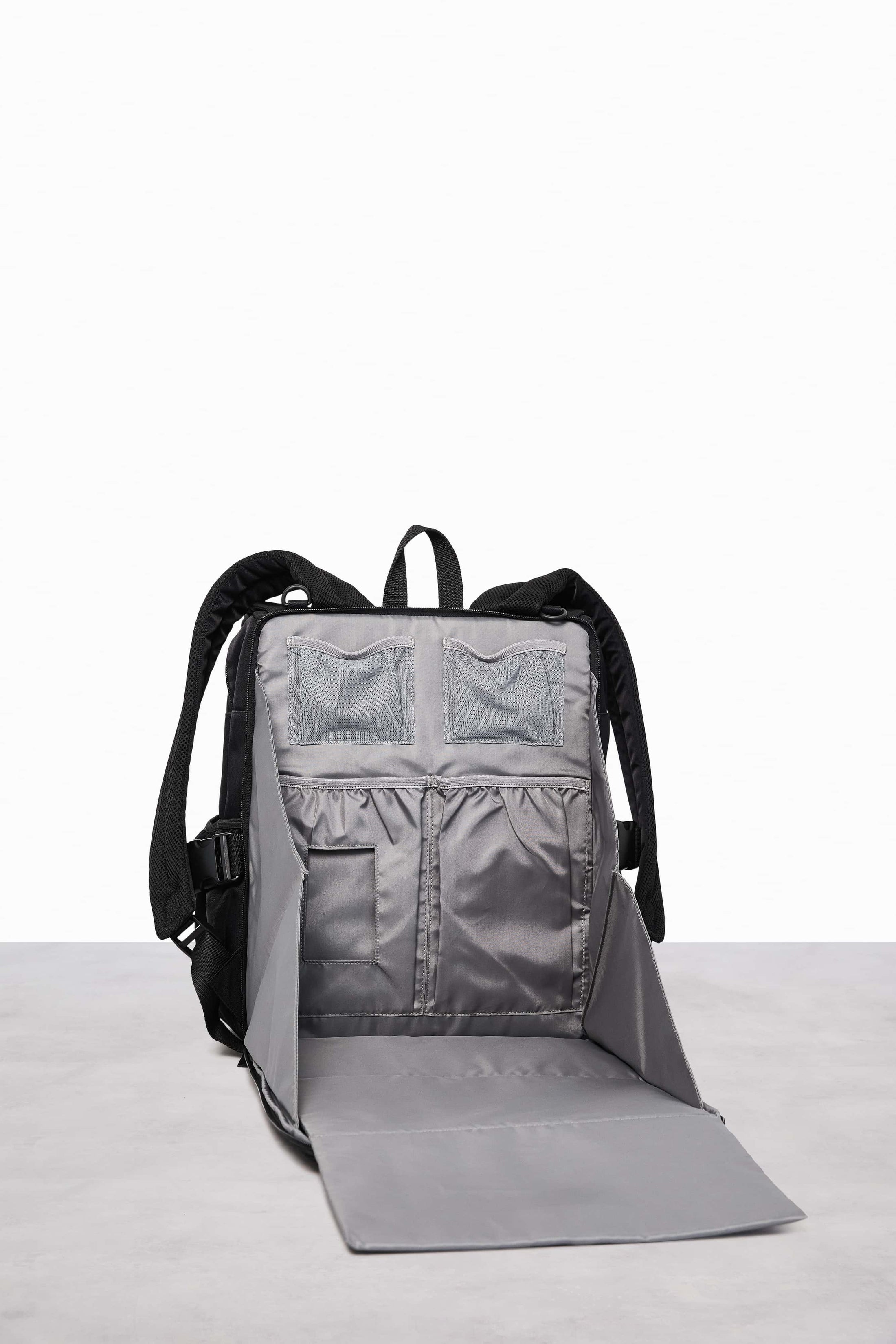 BÉIS 'The Ultimate Diaper Backpack' in Black - Diaper Bag & Diaper Backpack
