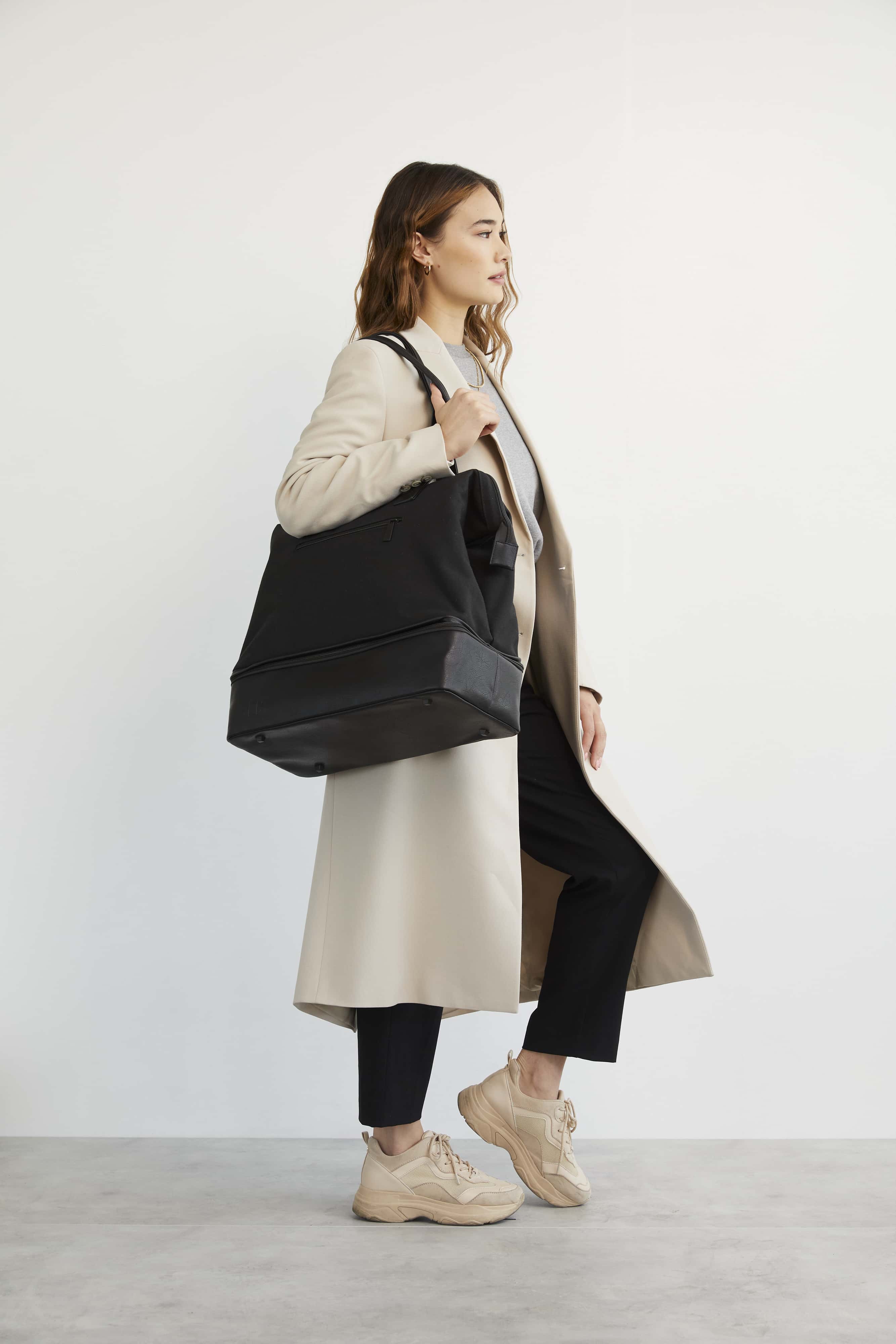 BÉIS 'The Convertible Mini Weekender' in Black - Small Weekend Bag
