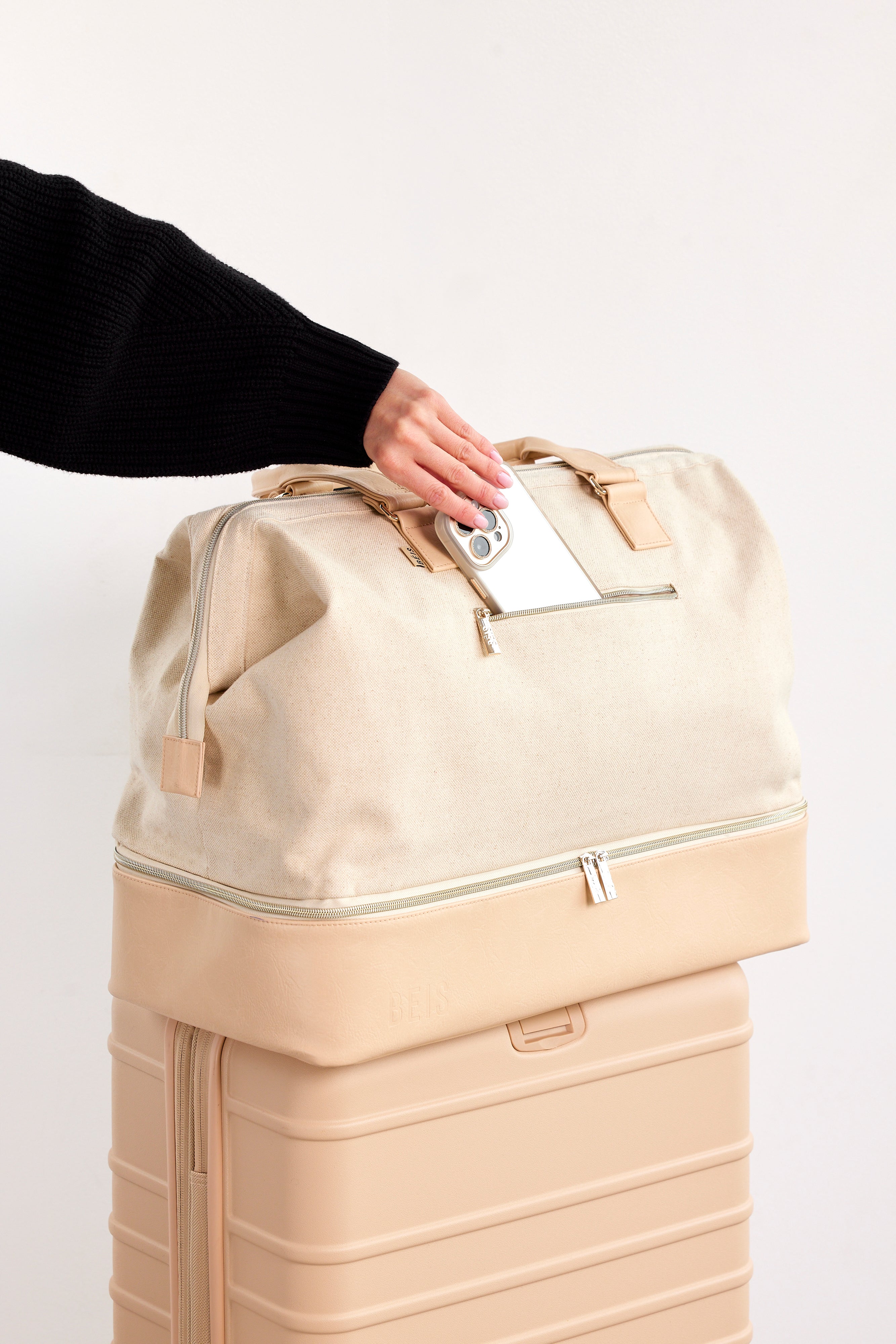 Béis 'The Weekender' in Beige - Beige Travel Bag & Overnight Bags