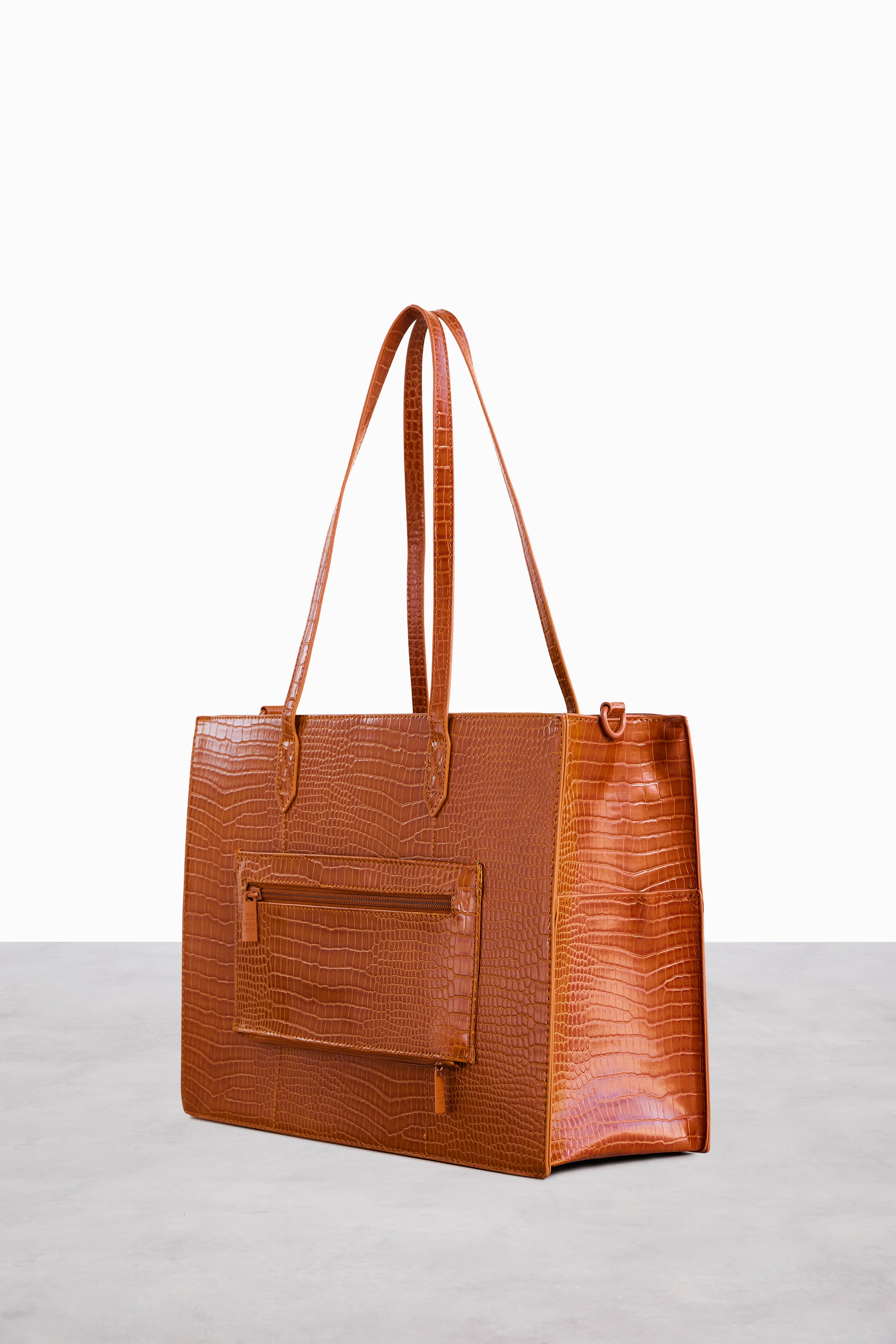 5 Functional + Chic Work Bags — Everyday Pursuits